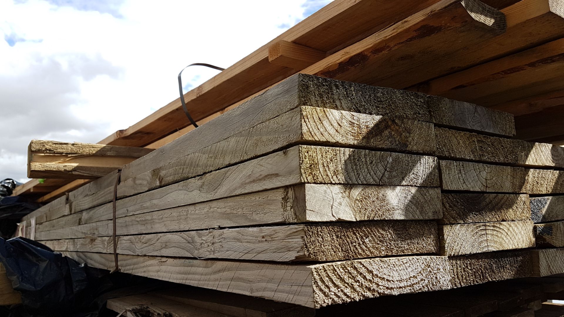 * 32x175 (28x155), sawn, 33 pieces @ 3000mm. Sellers ref. MX0178. This lot is located at Bayram