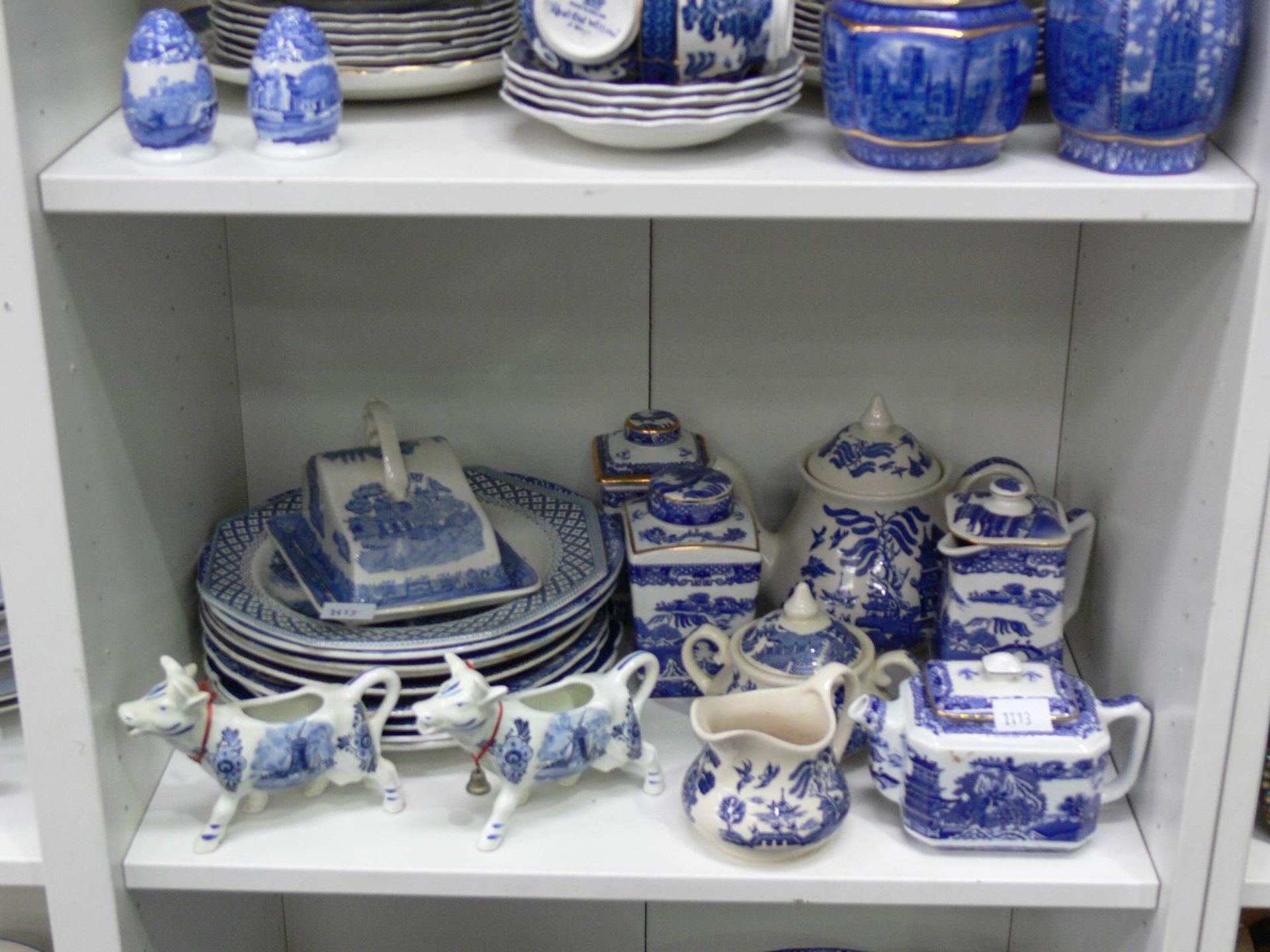 Five shelves to contain a large selection of various Blue & White 'Real Old Willow' ceramics, to - Image 3 of 5