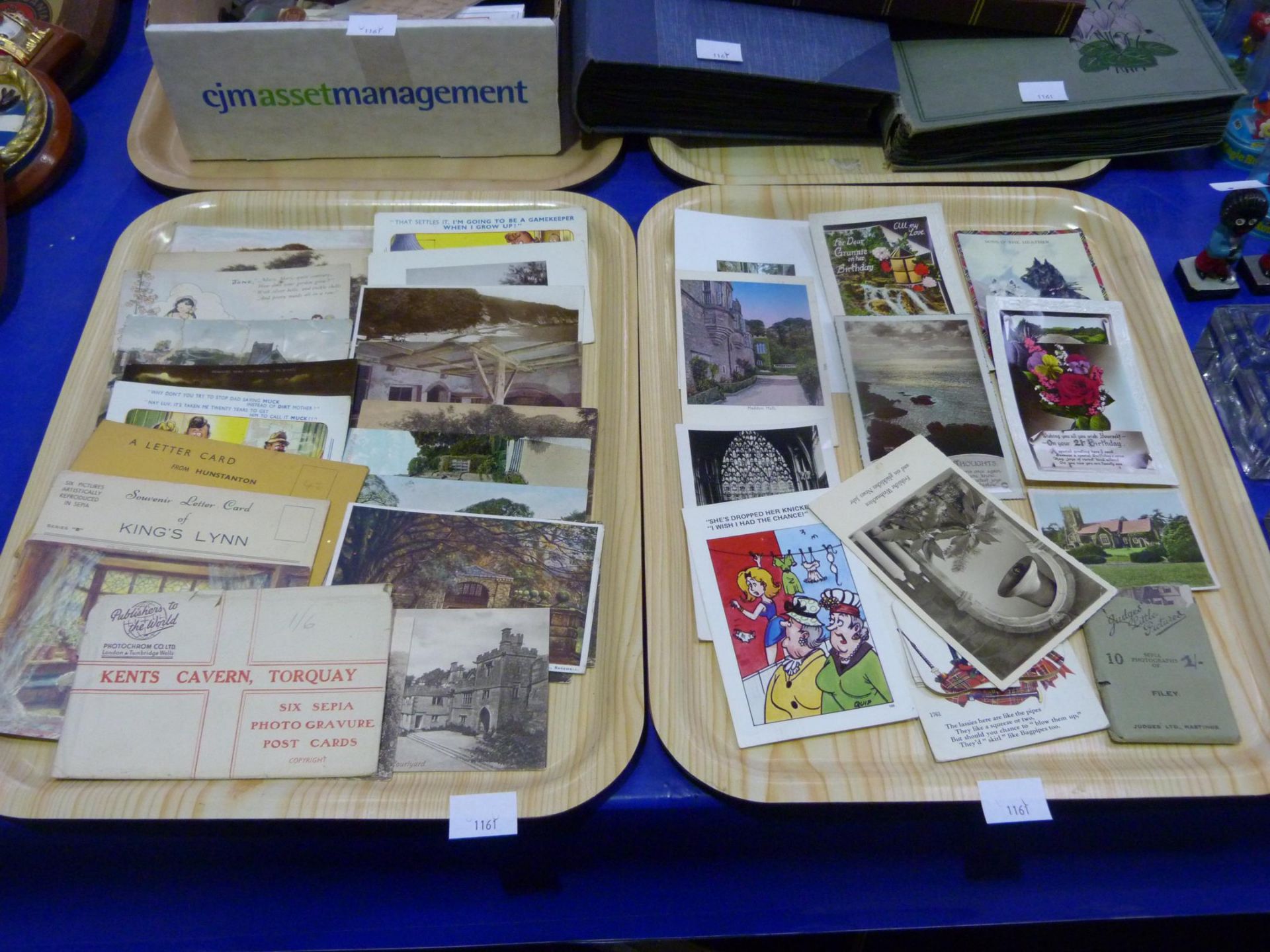 An assortment of Postcards both loose and in albums from Glasgow, Torquay, Kings Lynn, Hunstanton,