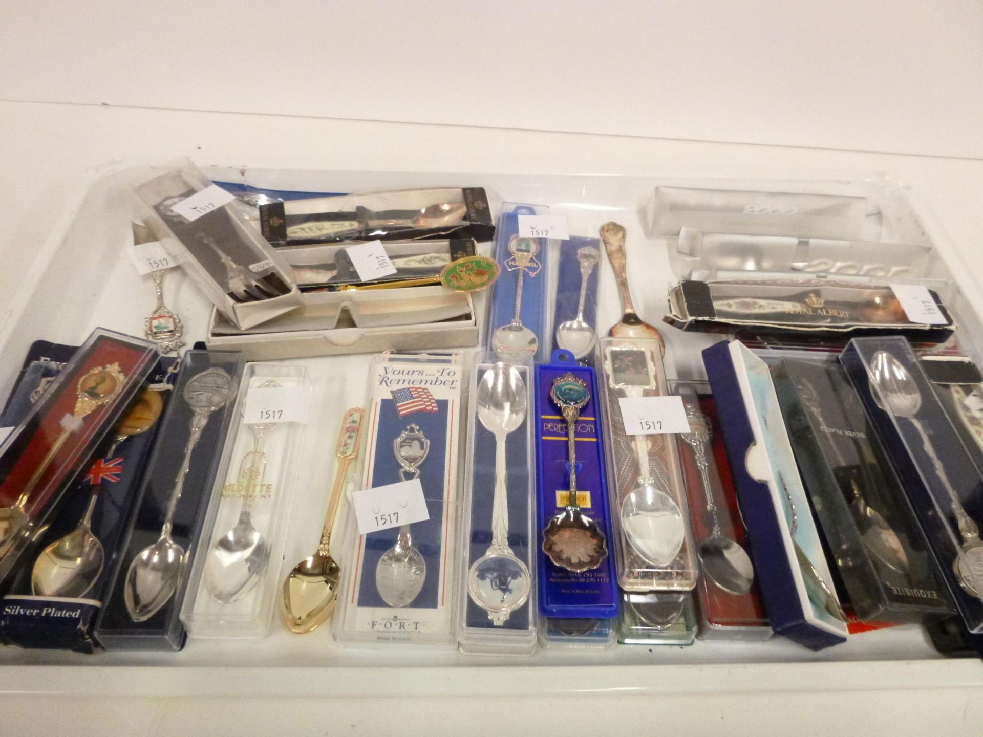 A collection of 32 Souvenir/Collectors Spoons. A number of which are Silver Plated to include - Image 2 of 3