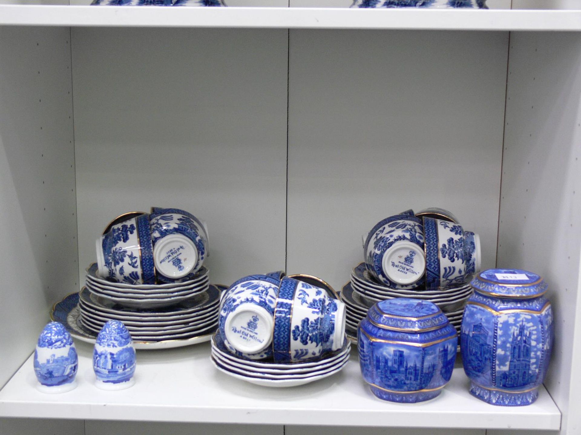 Five shelves to contain a large selection of various Blue & White 'Real Old Willow' ceramics, to - Image 2 of 5