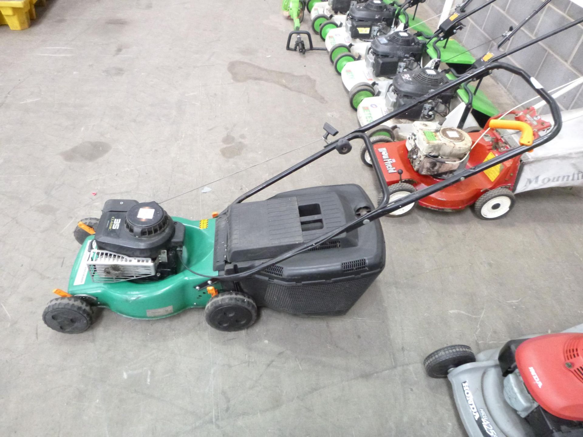 A Power Performance PWR400PRMA 35 Classic Mower