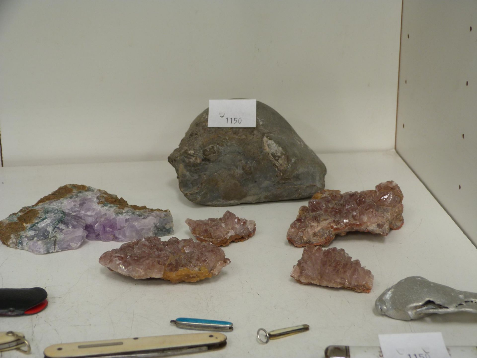 A Collection of Pen Knives, and various mineral specimens to include Agate, Marble, Alabaster - Image 4 of 4