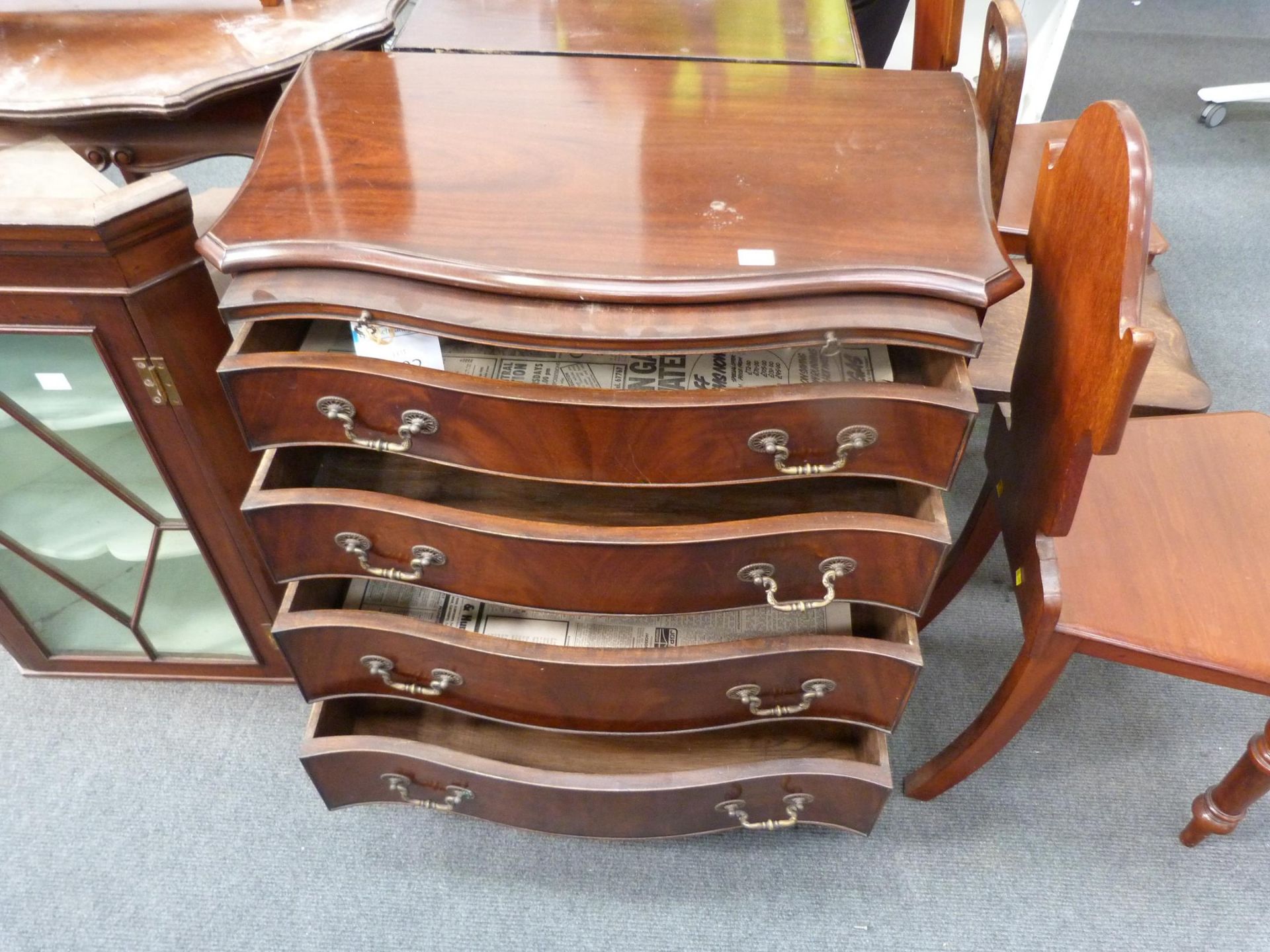 A Bachelors Reproduction Mahogany Serpentine Fronted Chest with brushing slide and four long drawers - Image 2 of 2