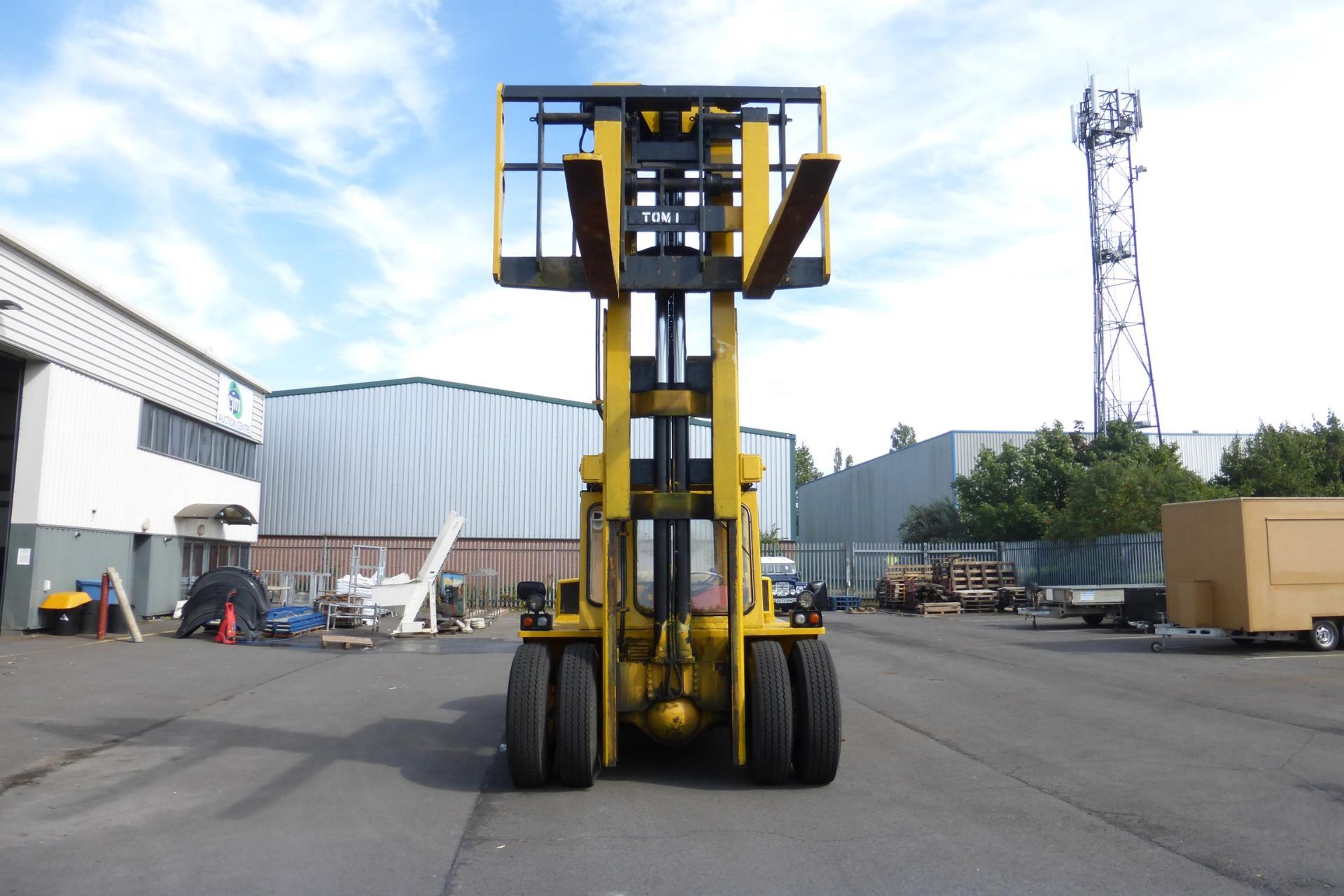 * Henley Heron 15T Diesel Perkins V8 Powered Forklift, c/w 8' Tynes. - Image 4 of 19