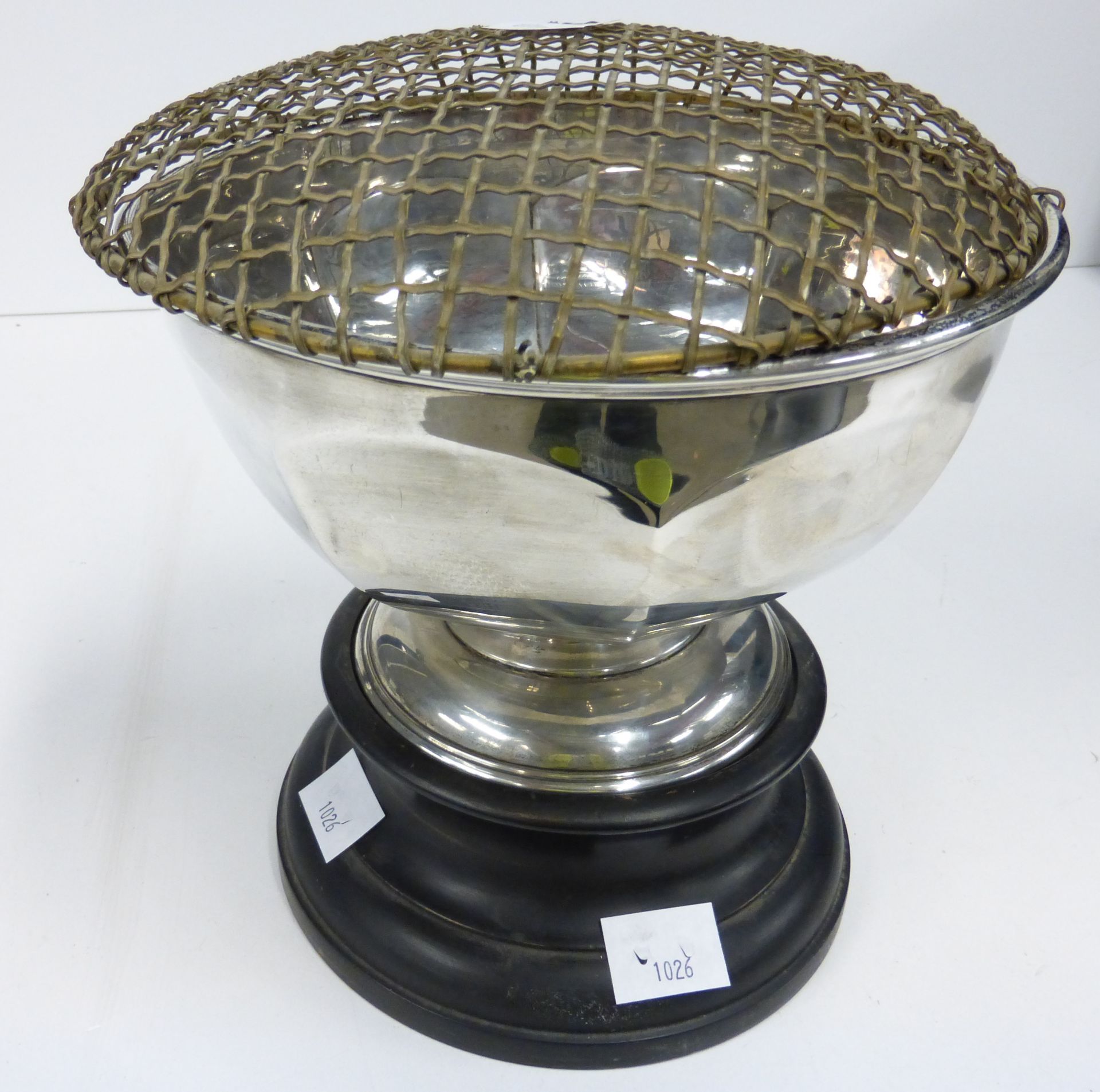 A Silver (Birmingham 1925, J Gloster Ltd) Rose Bowl + Plinth. Height 13cm, weight of Bowl 529g. (