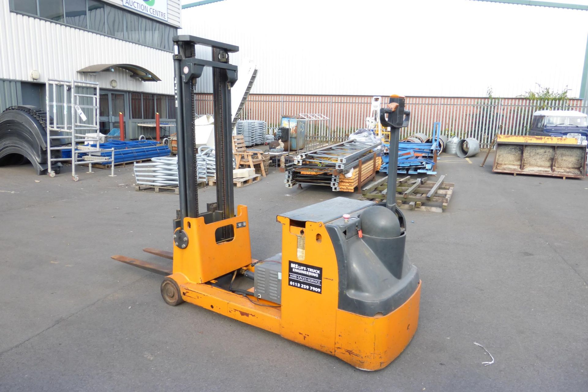* Still EGG 16 Electric Pedestrian Operated Pallet Truck Max Capacity 1350Kg c/w charger (Spares - Image 2 of 5
