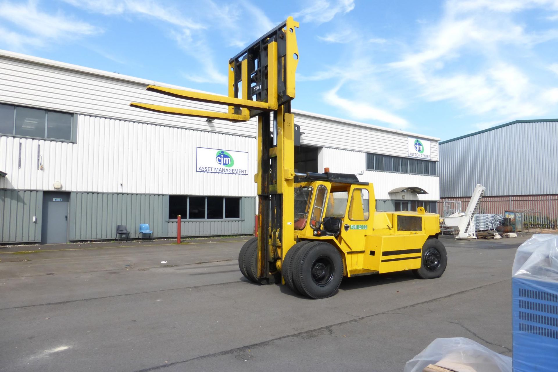 * Henley Heron 15T Diesel Perkins V8 Powered Forklift, c/w 8' Tynes. - Image 2 of 19