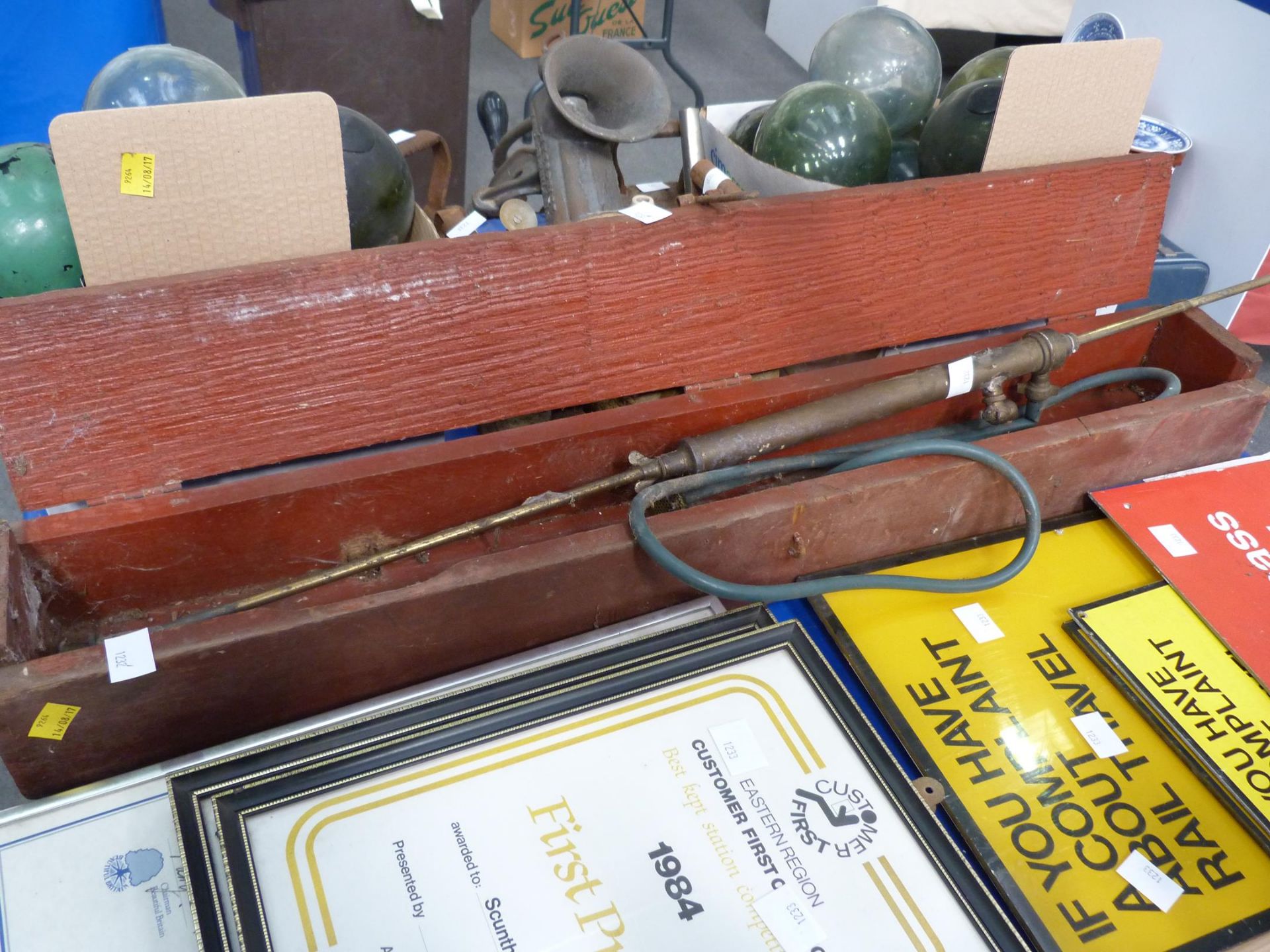 An Early Brass Sprayer (in wooden Box) with Filter and Spray Nozzle (est £20-£40)