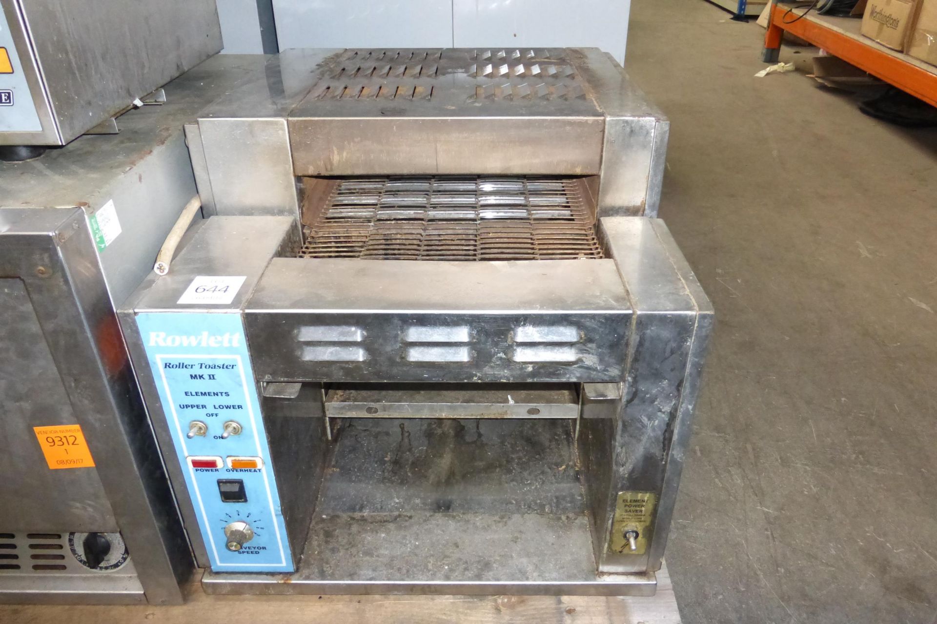 A Rowlett Roller Toaster Mk2. Please note there is a £5 plus Vat lift out fee for this lot.