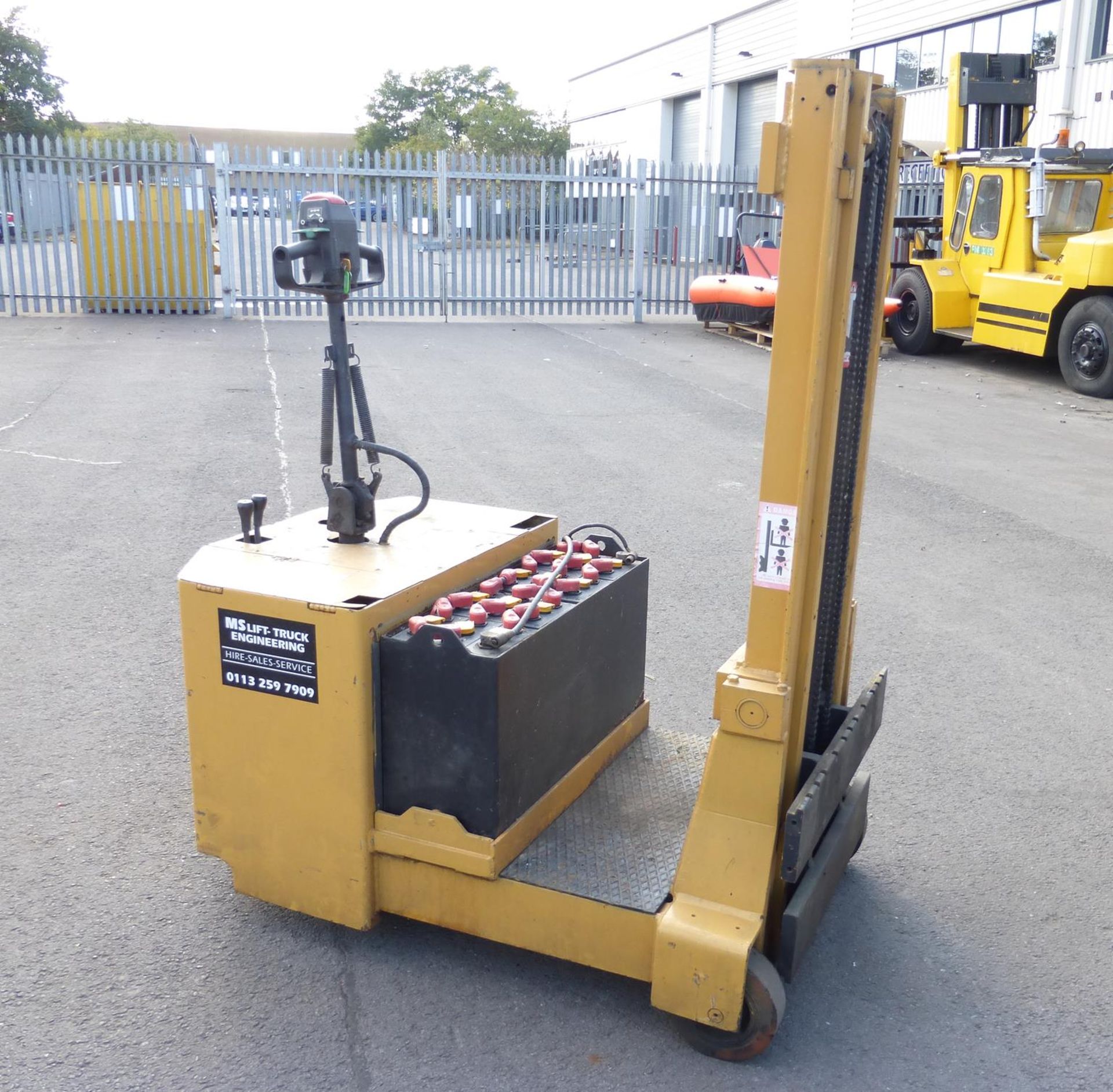 * Pimespo CTFS Electric Pedestrian Operated Pallet Truck (Spares or Repair) Please note there is