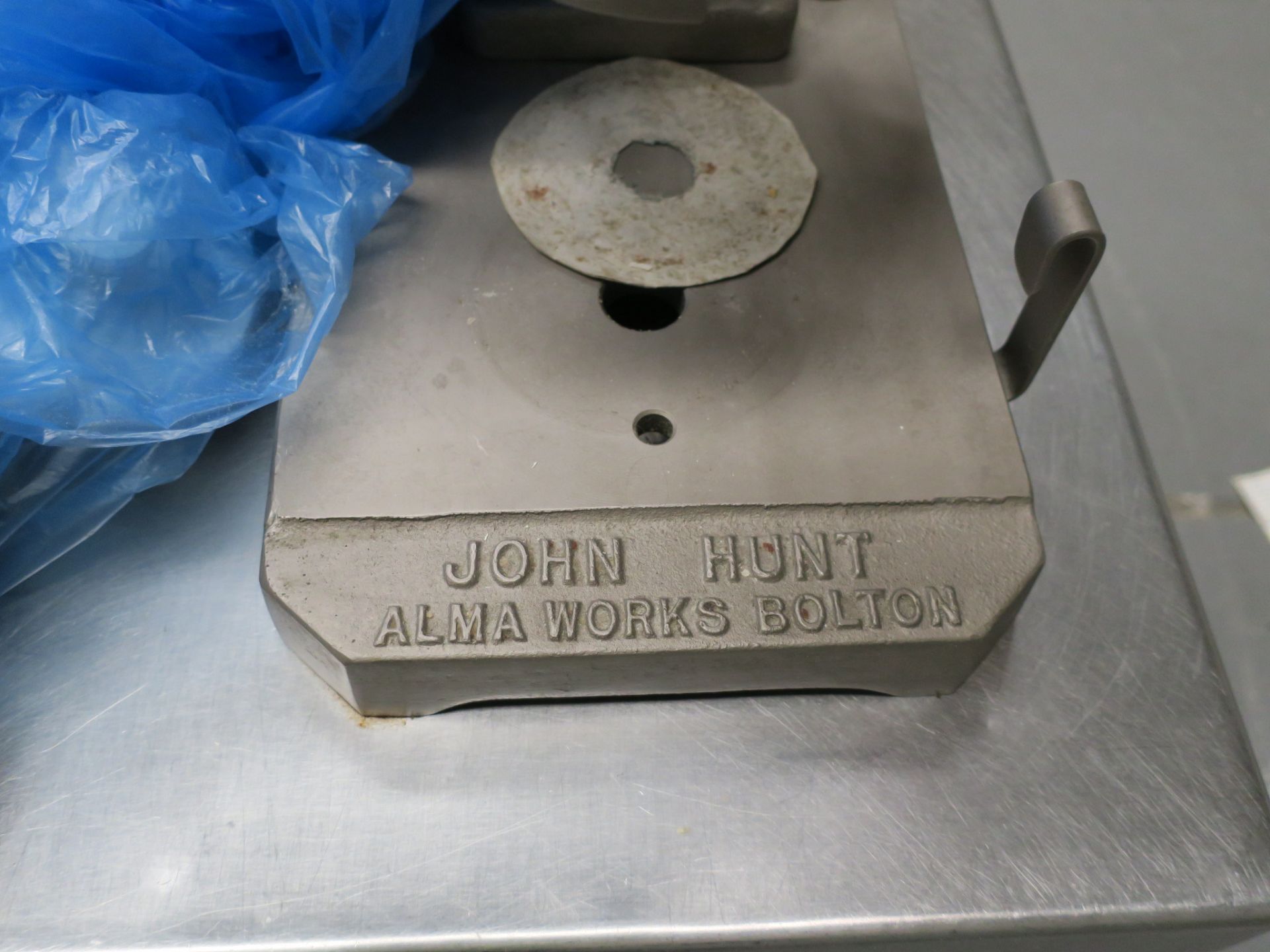 * John Hunt Manual Pie Blocker with assorted dies. Please note this lot is located at Unit 56 - Image 2 of 3