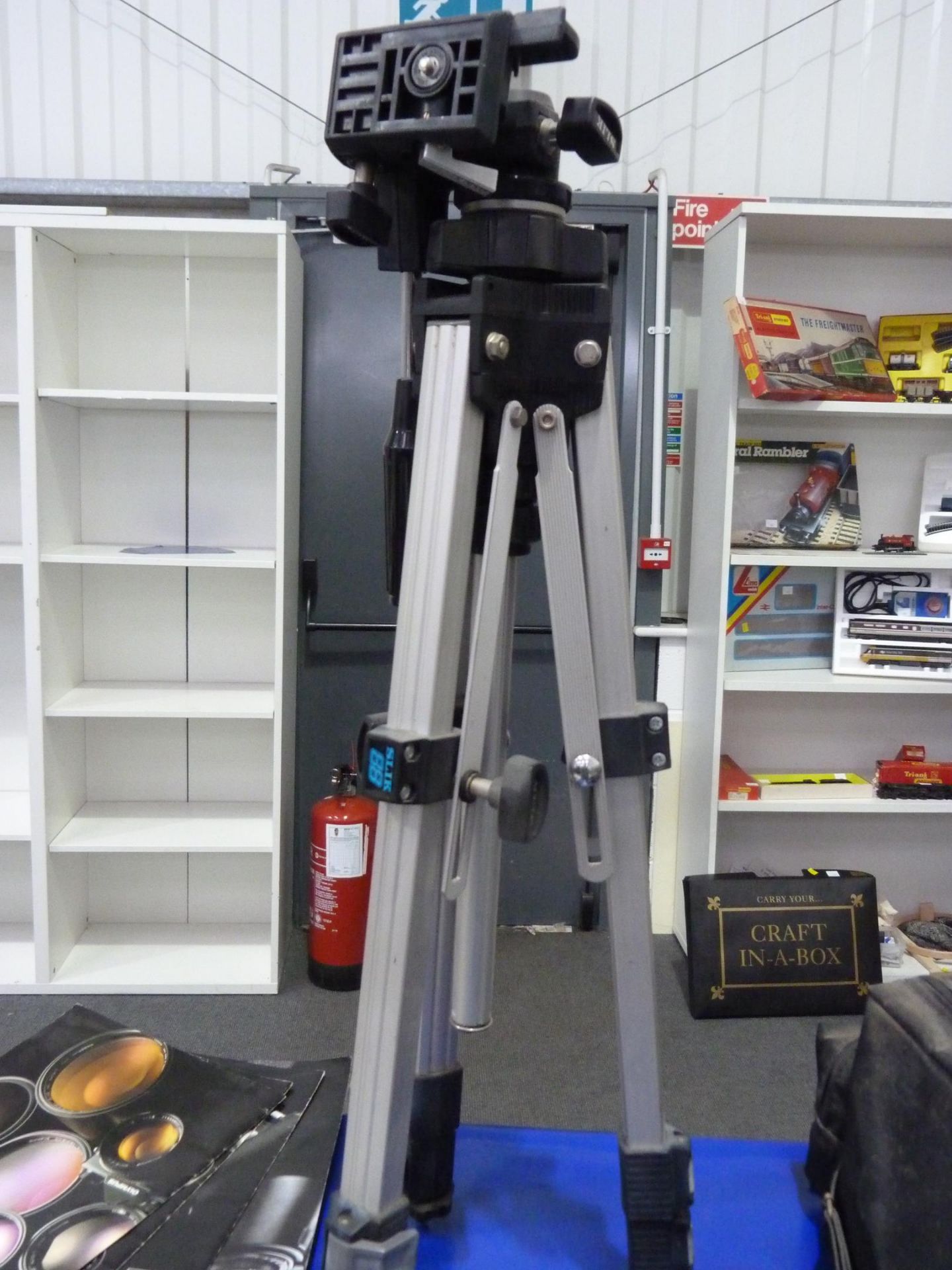 A selection of filming items/accessories to include a Unitor Focussing Track Slide Copier, a Slik - Image 3 of 3