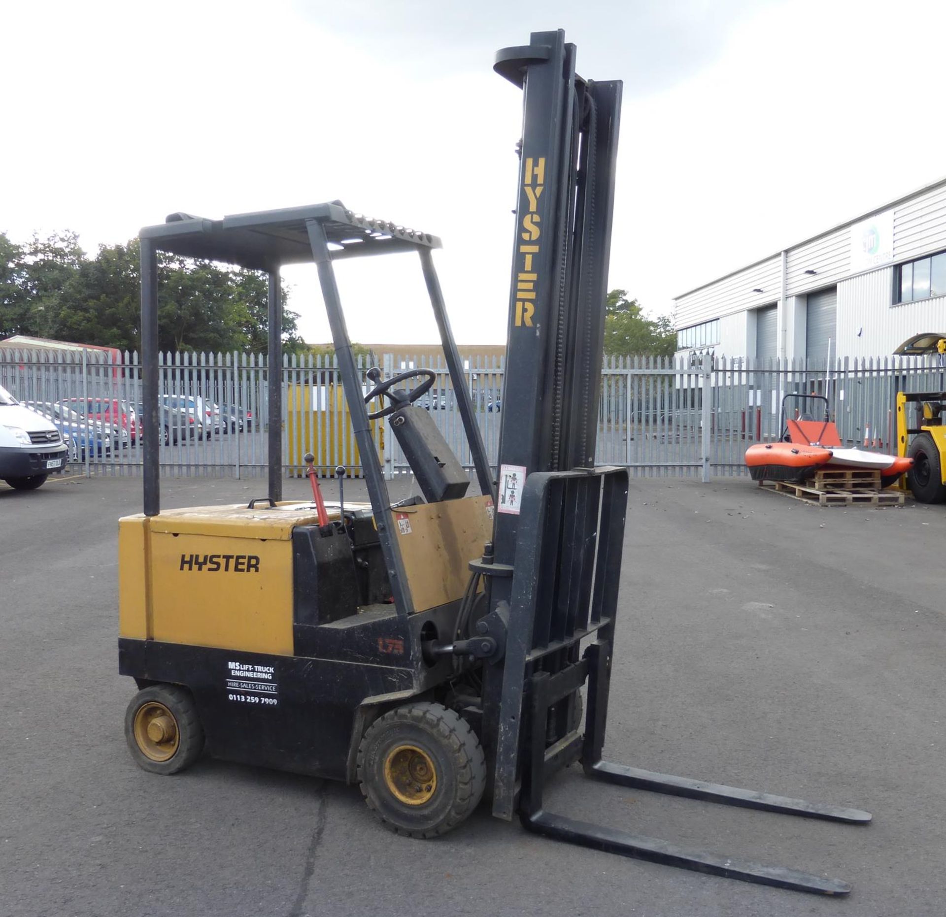 * Hyster J1.75 XL Electric Counterbalance Fork Truck Max Capacity 1200Kg (Spares or Repair) - Image 2 of 5