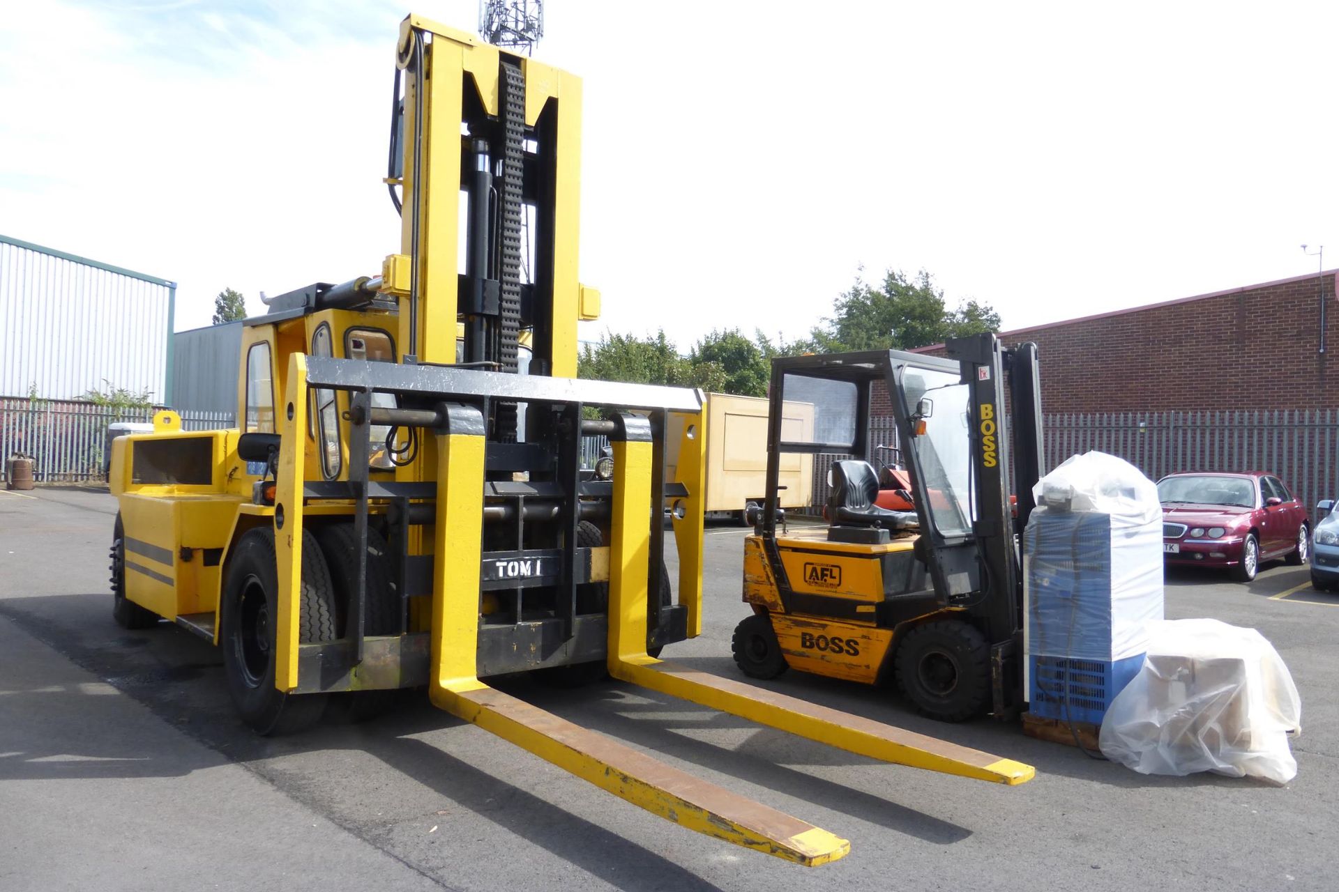 * Henley Heron 15T Diesel Perkins V8 Powered Forklift, c/w 8' Tynes. - Image 15 of 19