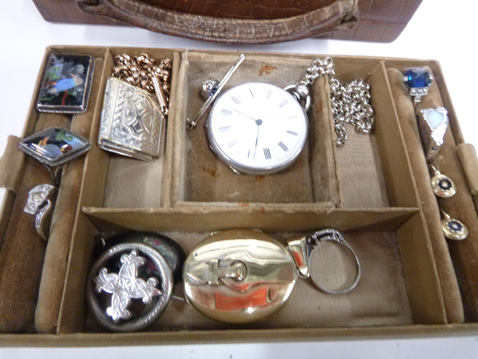 A Vintage Crocodile Jewellery Case and contents to include Antique and Vintage Gold and Silver - Image 2 of 6