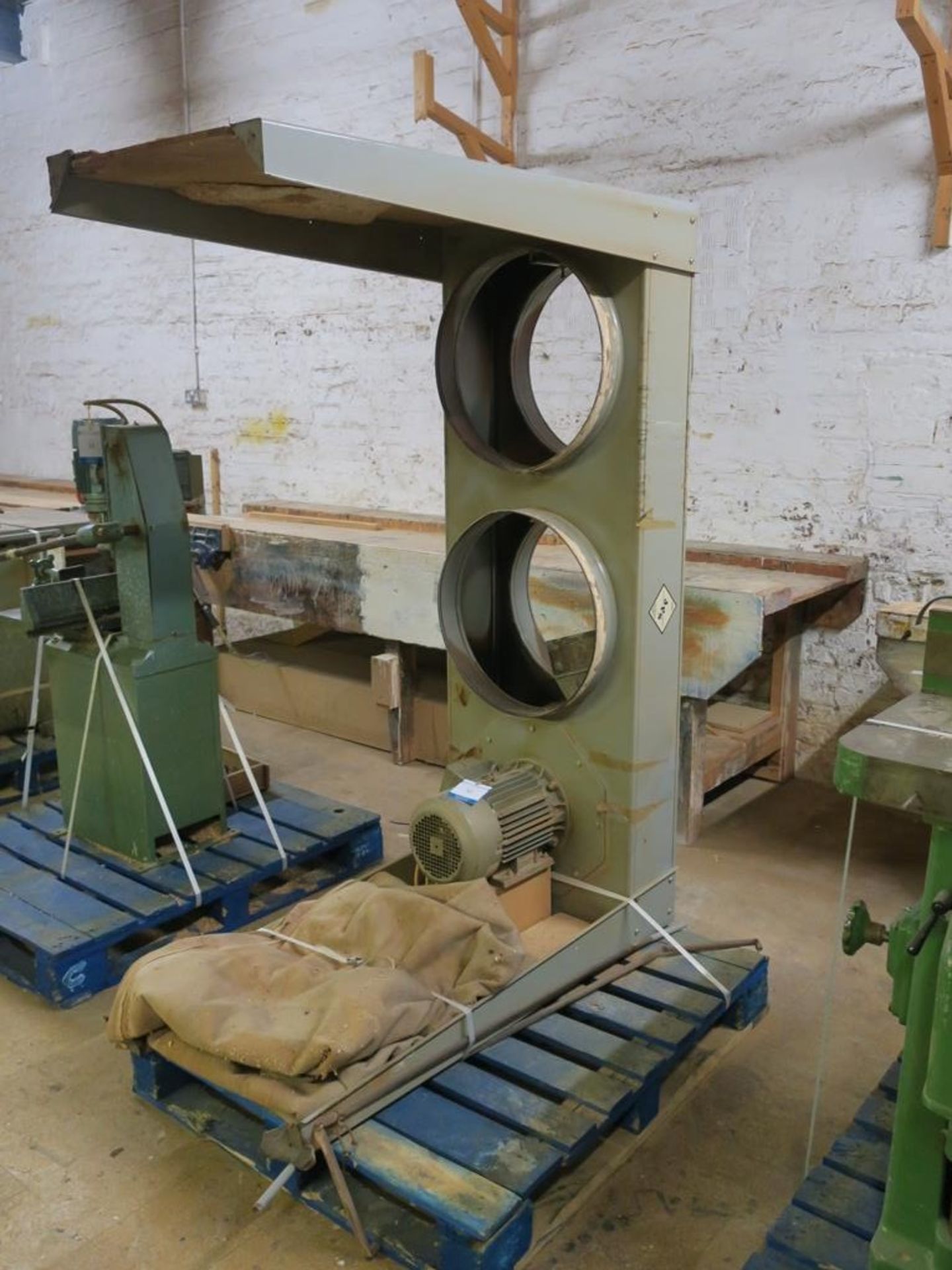 * JPS Fabrication Twin Bag Dust Extraction Unit, 3PH, 415V. Please note this lot is sold on a