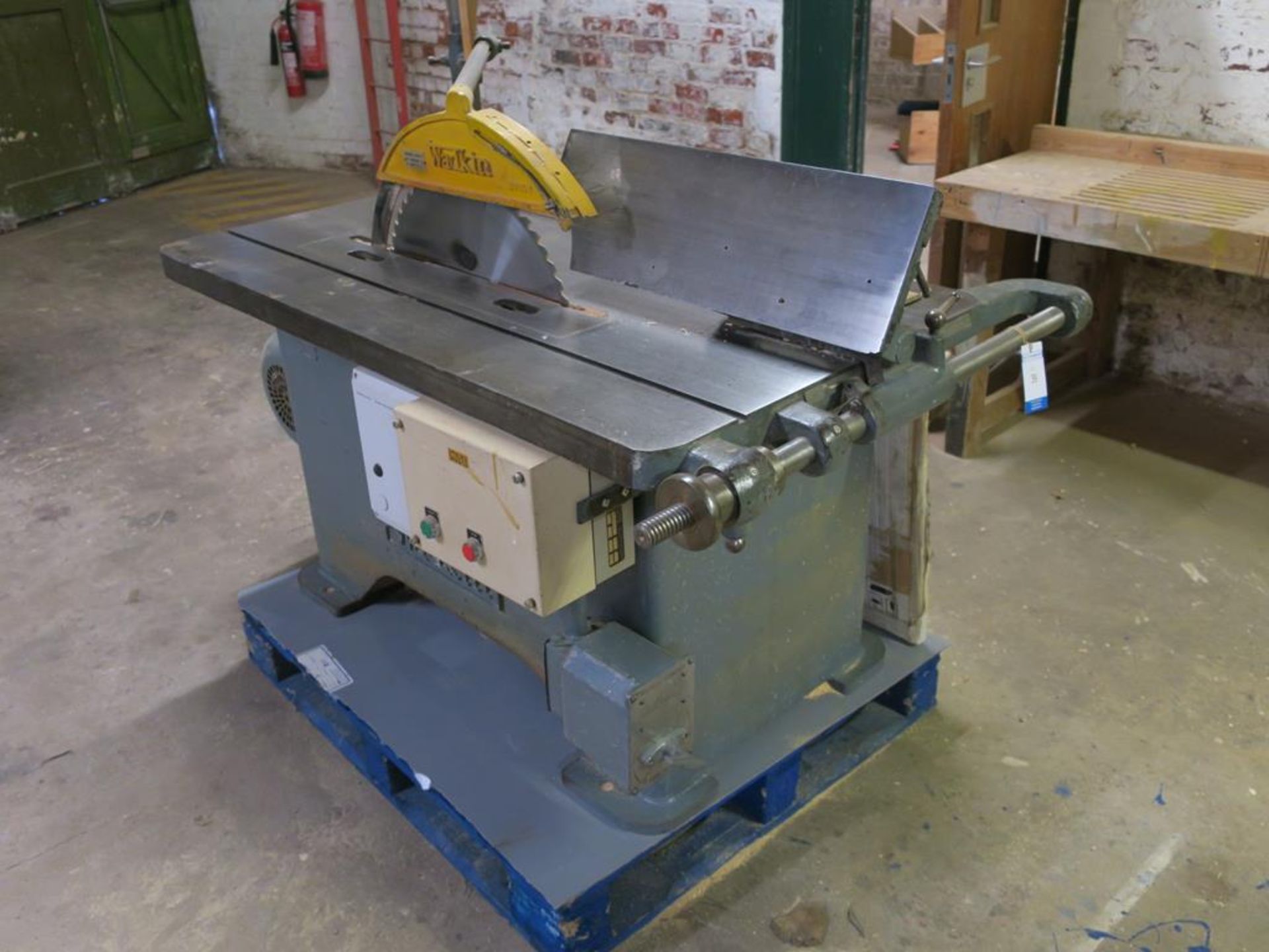 * Wadkin SP Table Saw, 3PH, 415V with Spare Blade. Model No: SP463, table size 1410mm x 760mm. - Image 2 of 6