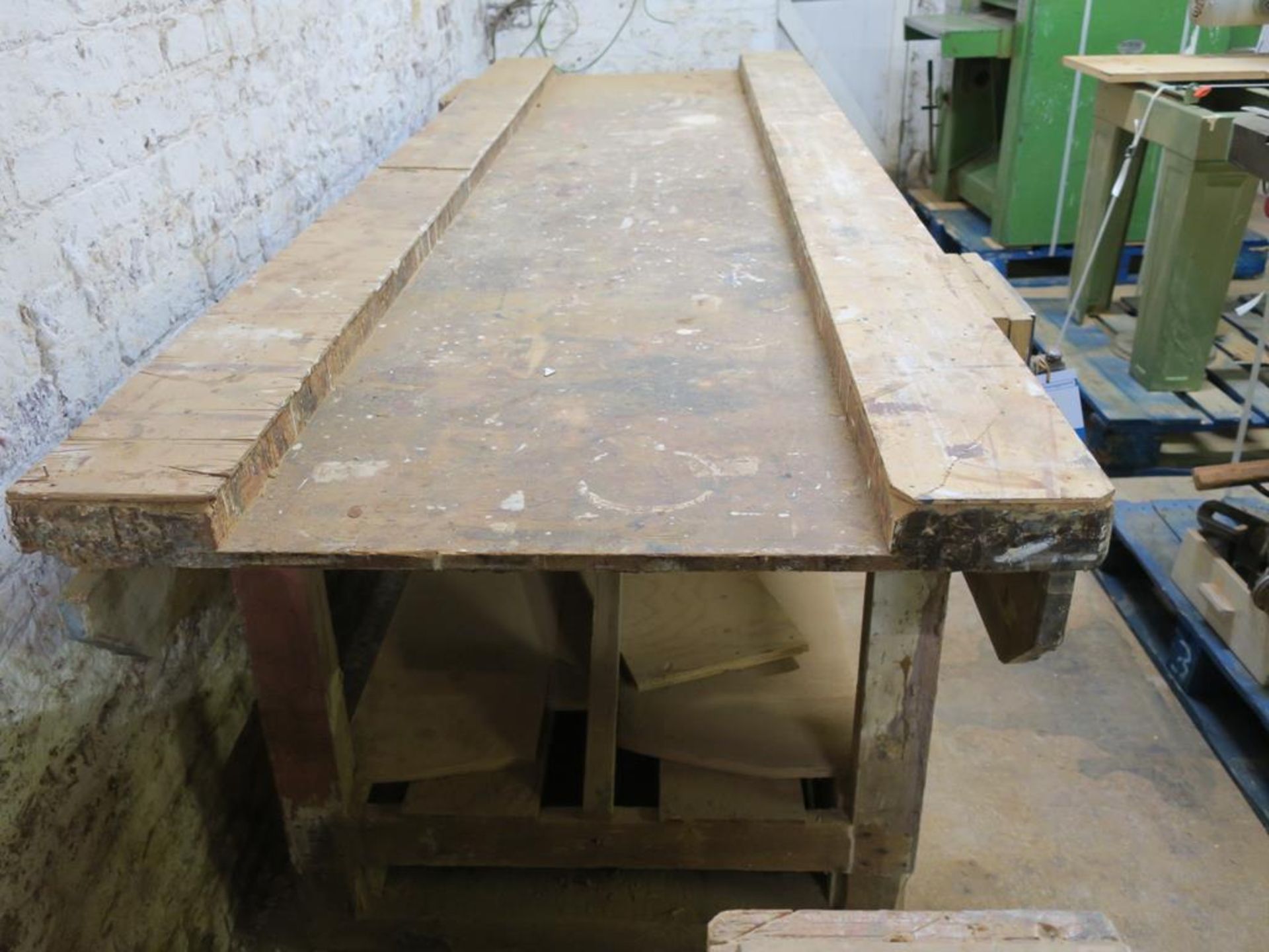 * Wooden Workbench to include Record No 52½ E Vice. Bench Size 3050mm Long x 980mm Wide x 940mm - Image 4 of 4