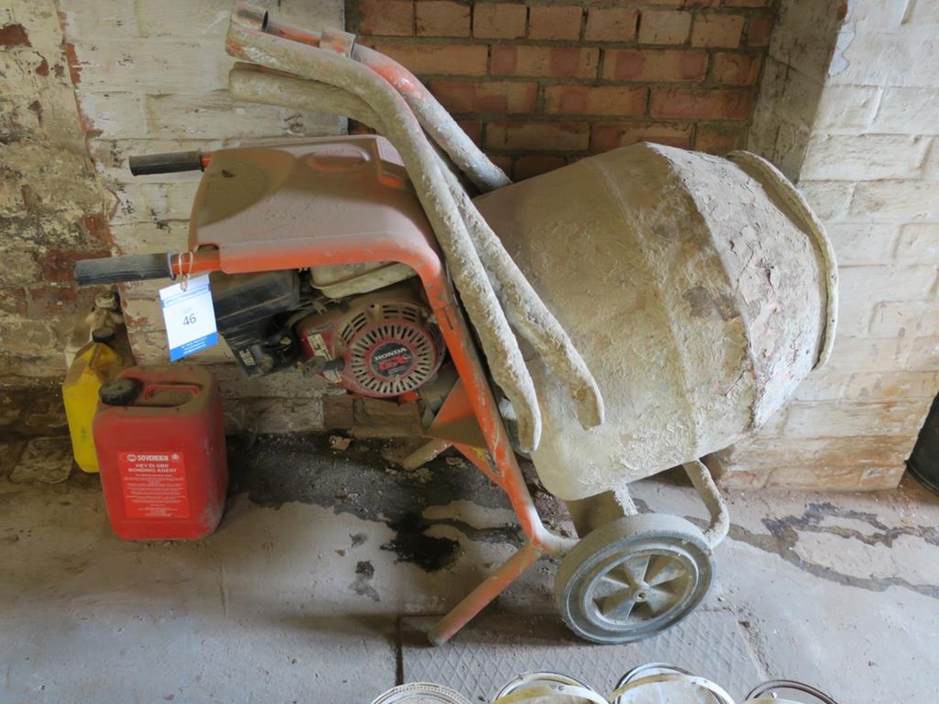 * Belle Minimix 150 Cement Mixer and Stand with Honda GX120 Petrol Engine. Please note this lot is