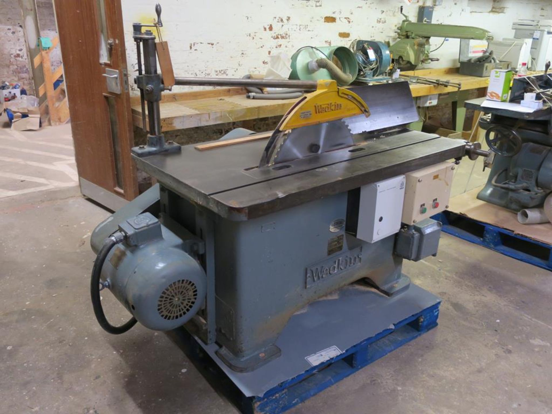 * Wadkin SP Table Saw, 3PH, 415V with Spare Blade. Model No: SP463, table size 1410mm x 760mm. - Image 3 of 6