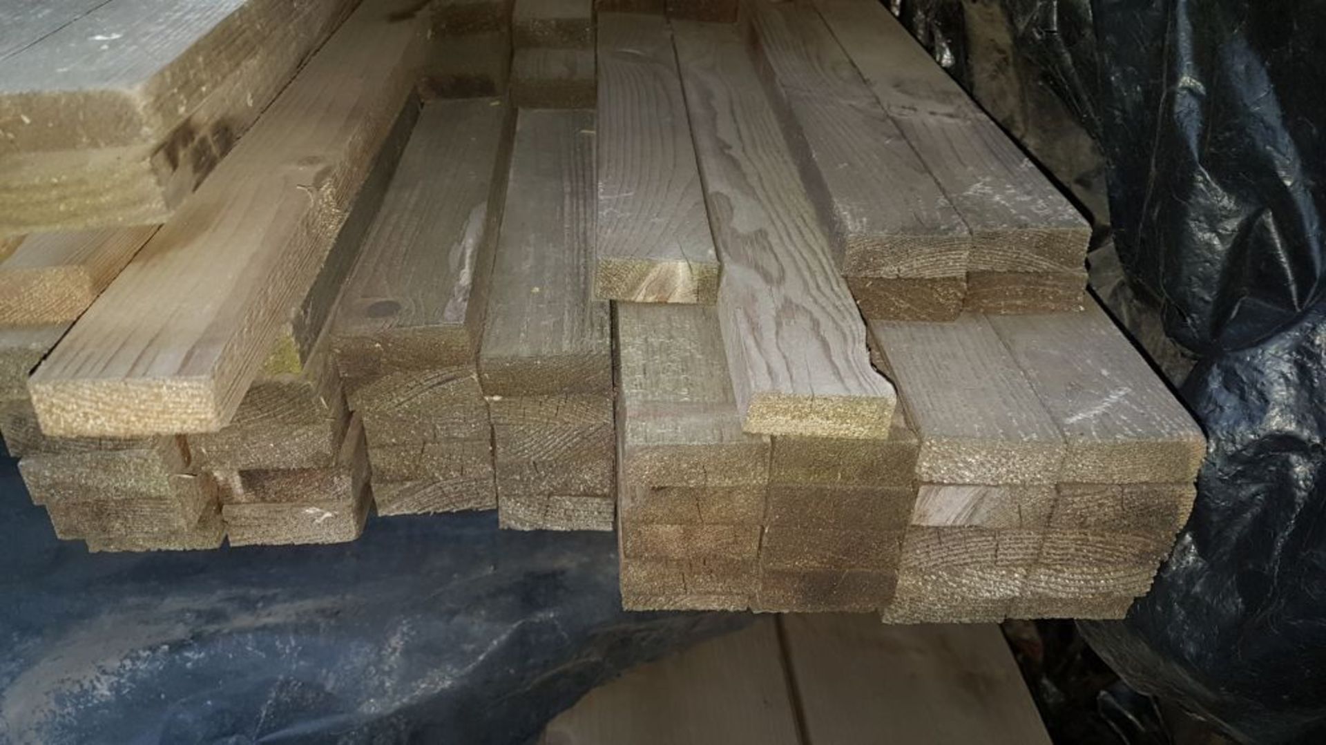 * 22x50 (19x45), planed square edged, 88 pieces @ 4500mm. MX0026. Please note this lot is located at