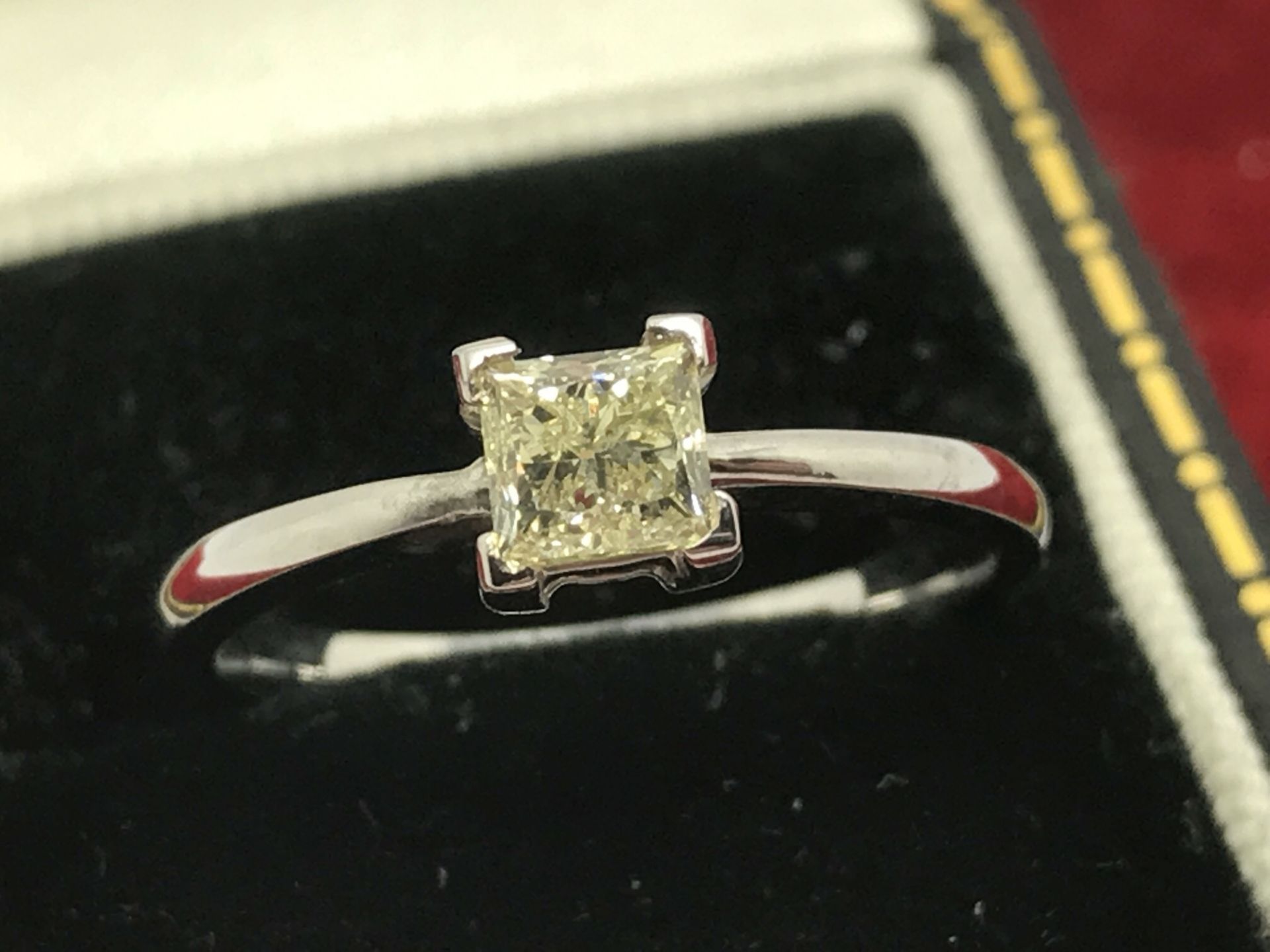 0.56ct PRINCESS CUT DIAMOND RING SET IN WHITE METAL TESTED AS 14ct GOLD