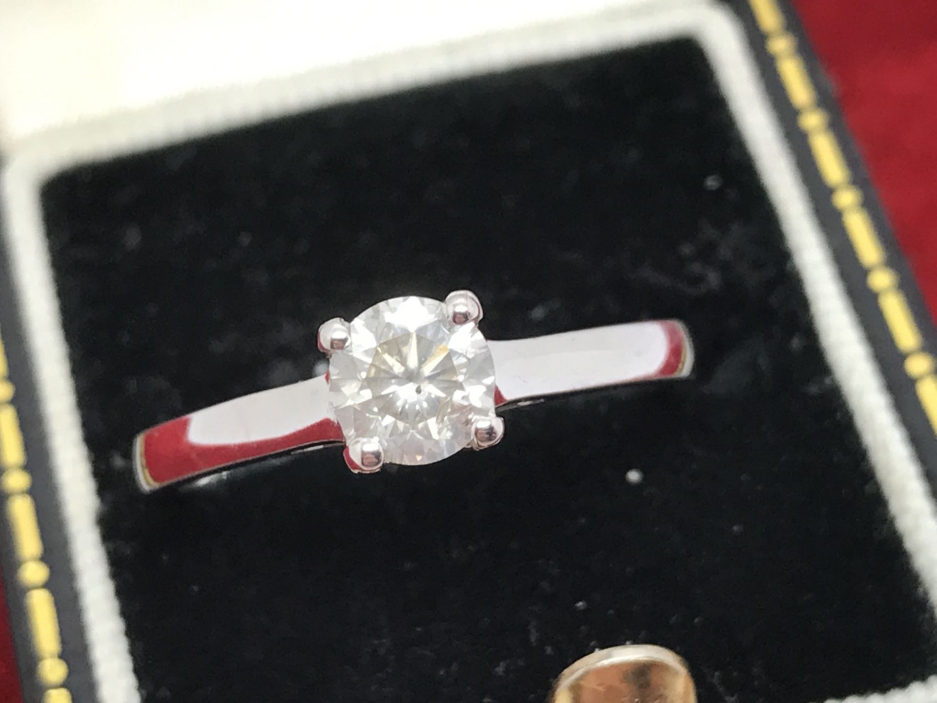 0.60ct ROUND CUT DIAMOND SOLITAIRE RING SET IN WHITE METAL TESTED AS 14ct GOLD **NO RESERVE**