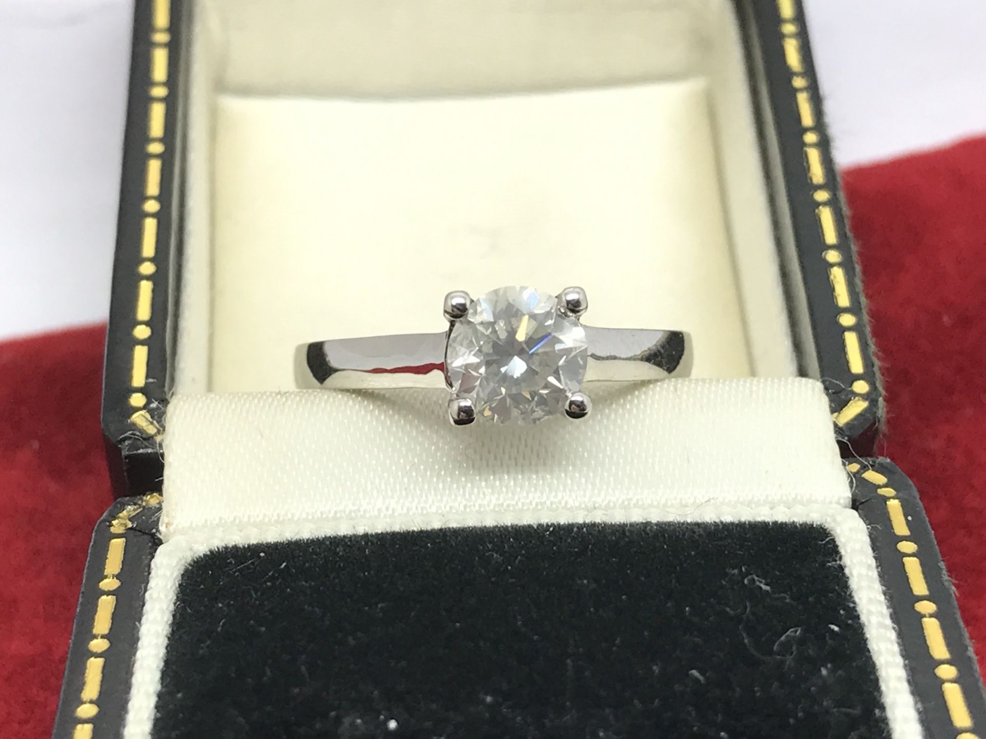 1.00ct ROUND CUT DIAMOND SOLITAIRE RING SET IN WHITE METAL TESTED AS 14ct GOLD **NO RESERVE**