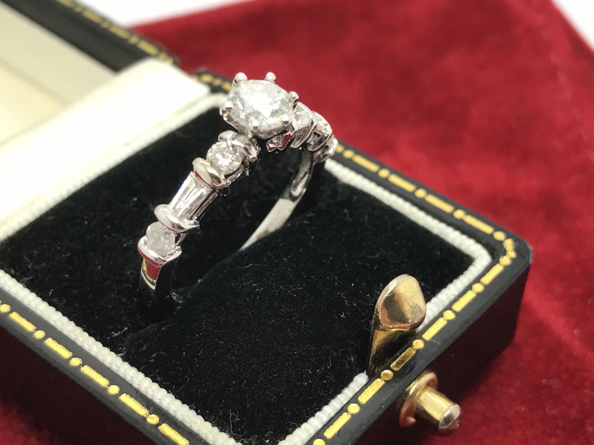 0.88ct DIAMOND RING SET IN WHITE METAL TESTED AS 14ct GOLD **NO RESERVE** - Image 2 of 2