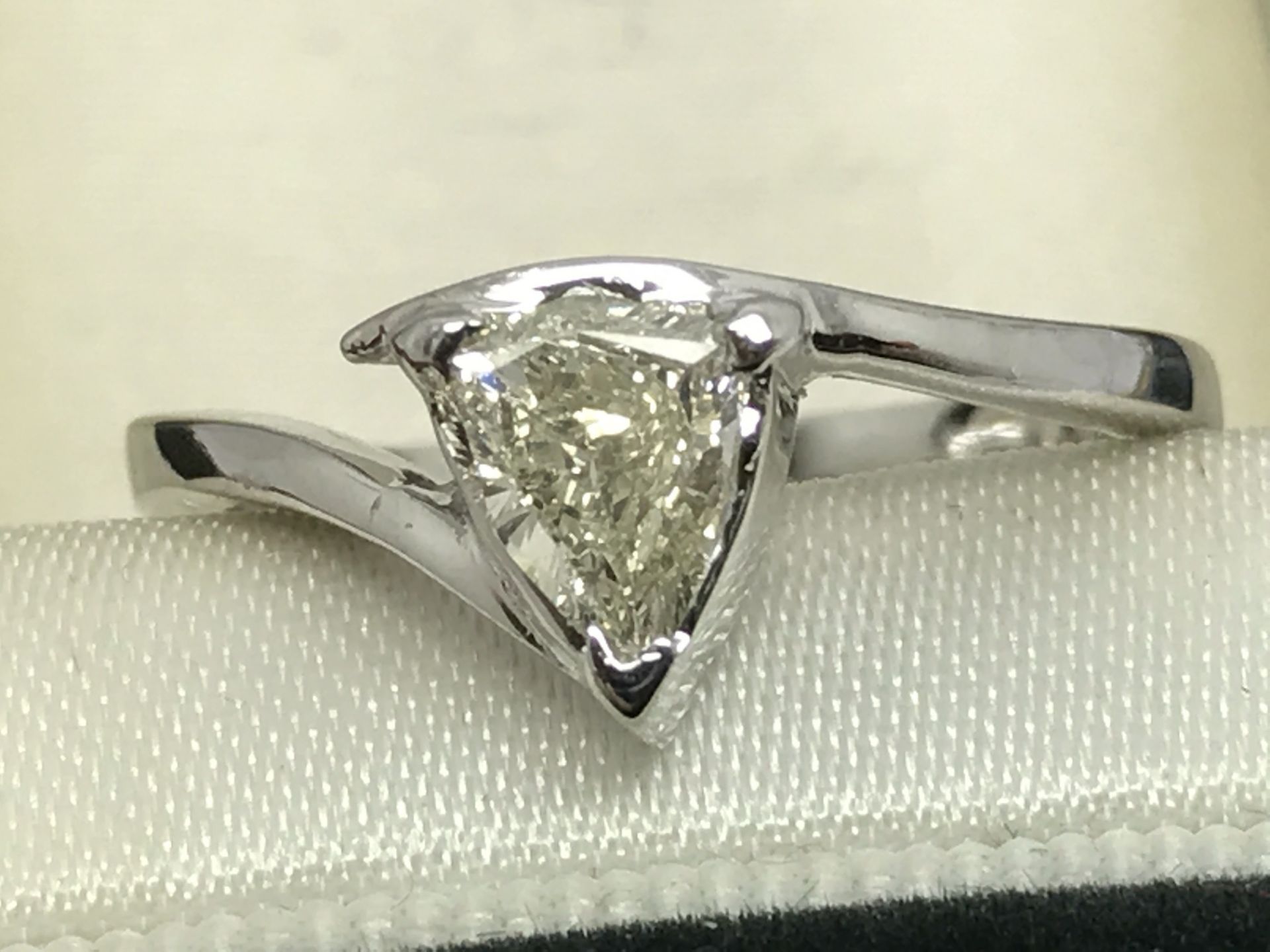 0.39ct TRILLION CUT DIAMOND SOLITAIRE RING SET IN WHITE METAL TESTED AS 14ct GOLD **NO RESERVE**