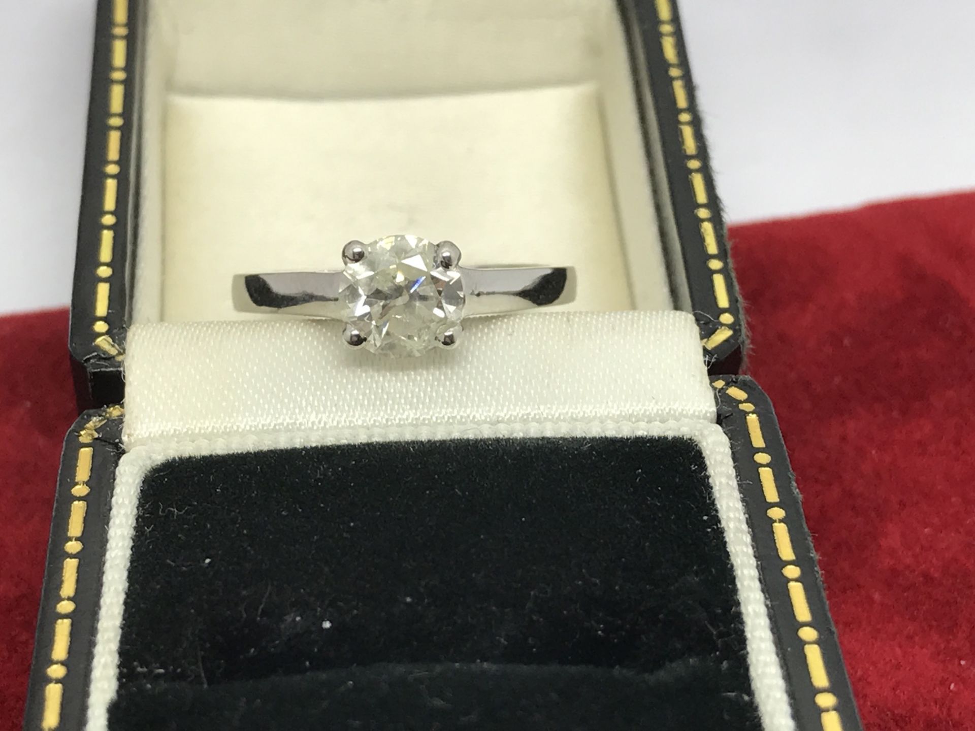 1.05ct ROUND CUT DIAMOND SOLITAIRE RING SET IN WHITE METAL TESTED AS 18ct GOLD **NO RESERVE**