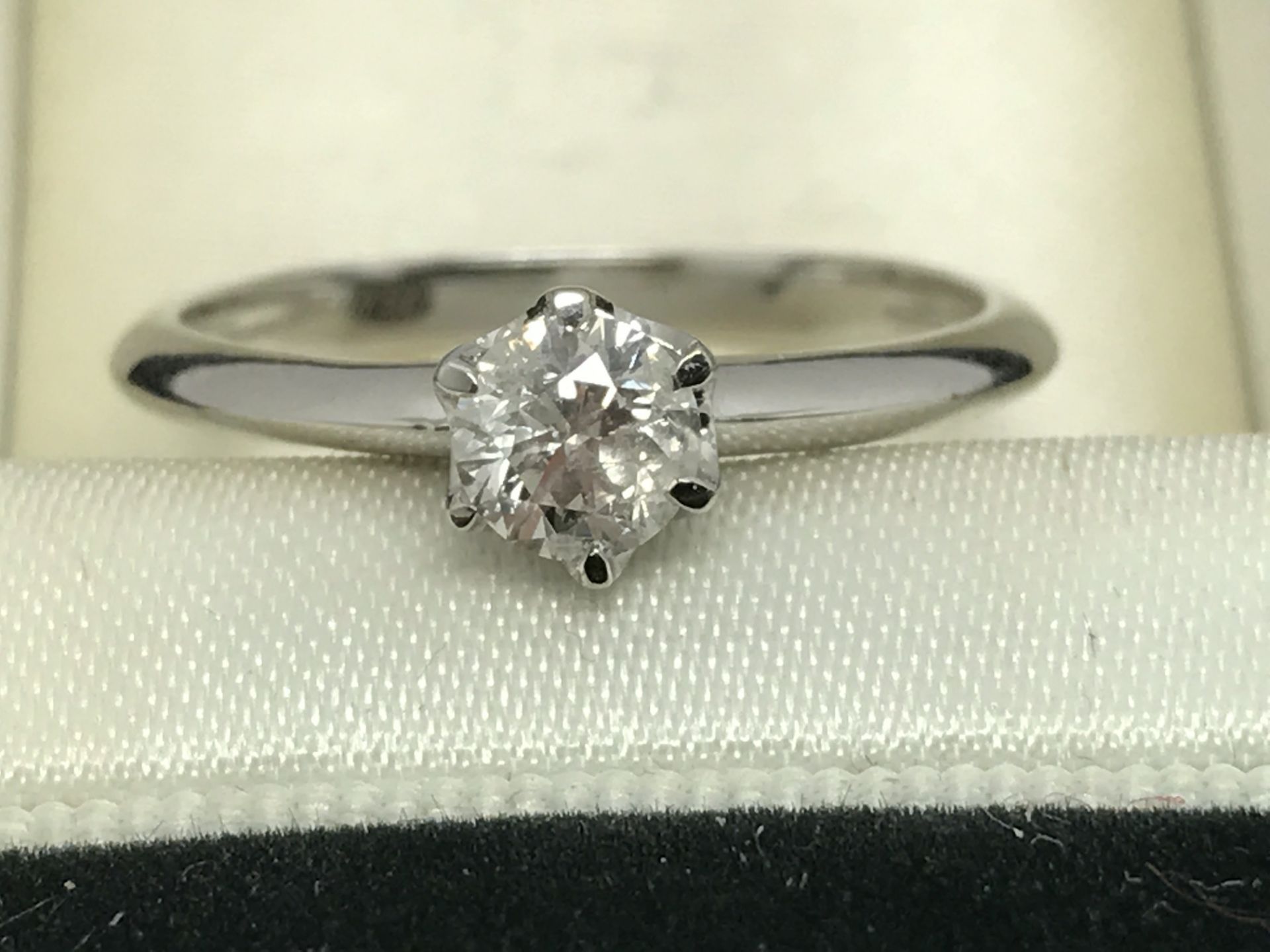 0.41ct ROUND CUT DIAMOND SOLITAIRE RING SET IN WHITE METAL TESTED AS 18ct GOLD **NO RESERVE**