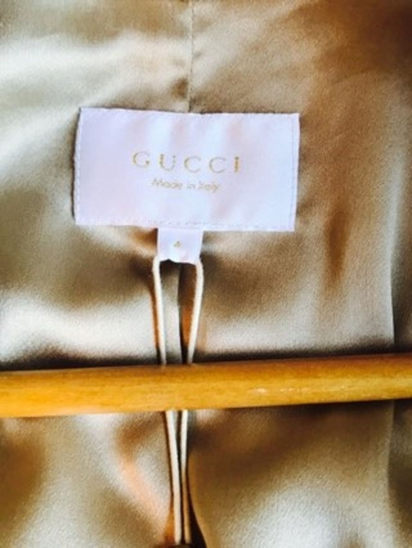 AMAZING GUCCI GIRLS FUR COAT WITH TAGS - COST £2199.00 WHEN NEW - Image 8 of 9