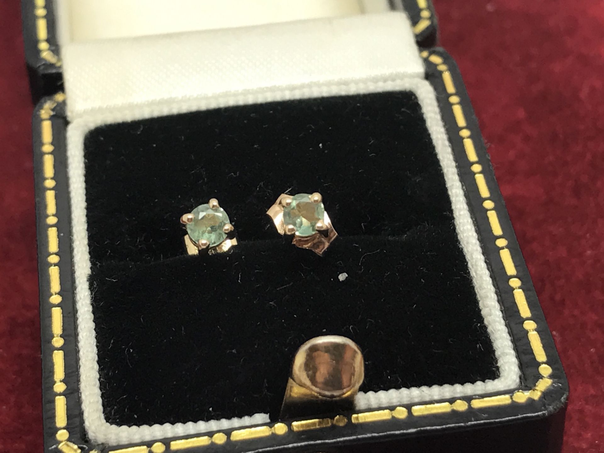 9ct GOLD EMERALD SOLITAIRE EARRINGS