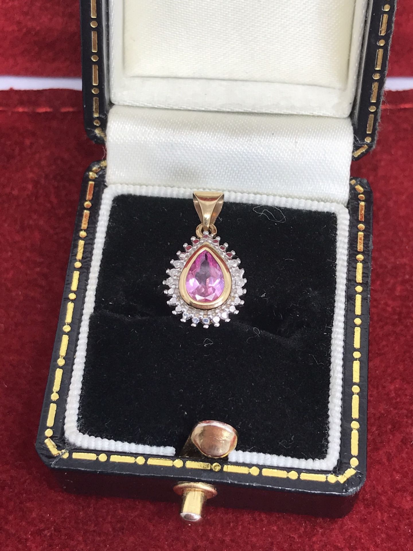 9ct GOLD PINK SAPPHIRE & DIAMOND PENDANT