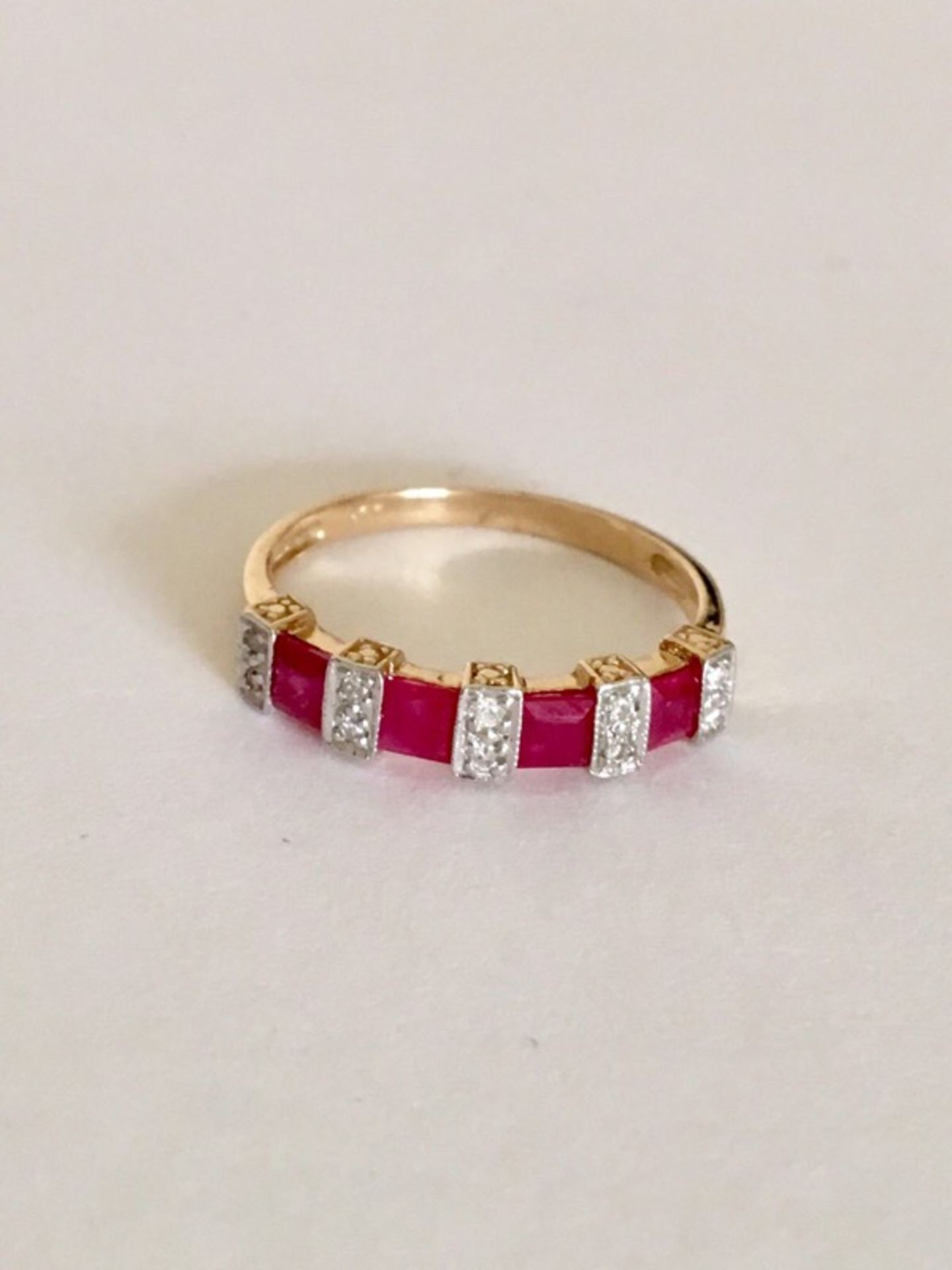 LOVELY RUBY & DIAMOND RING SET IN 9ct GOLD