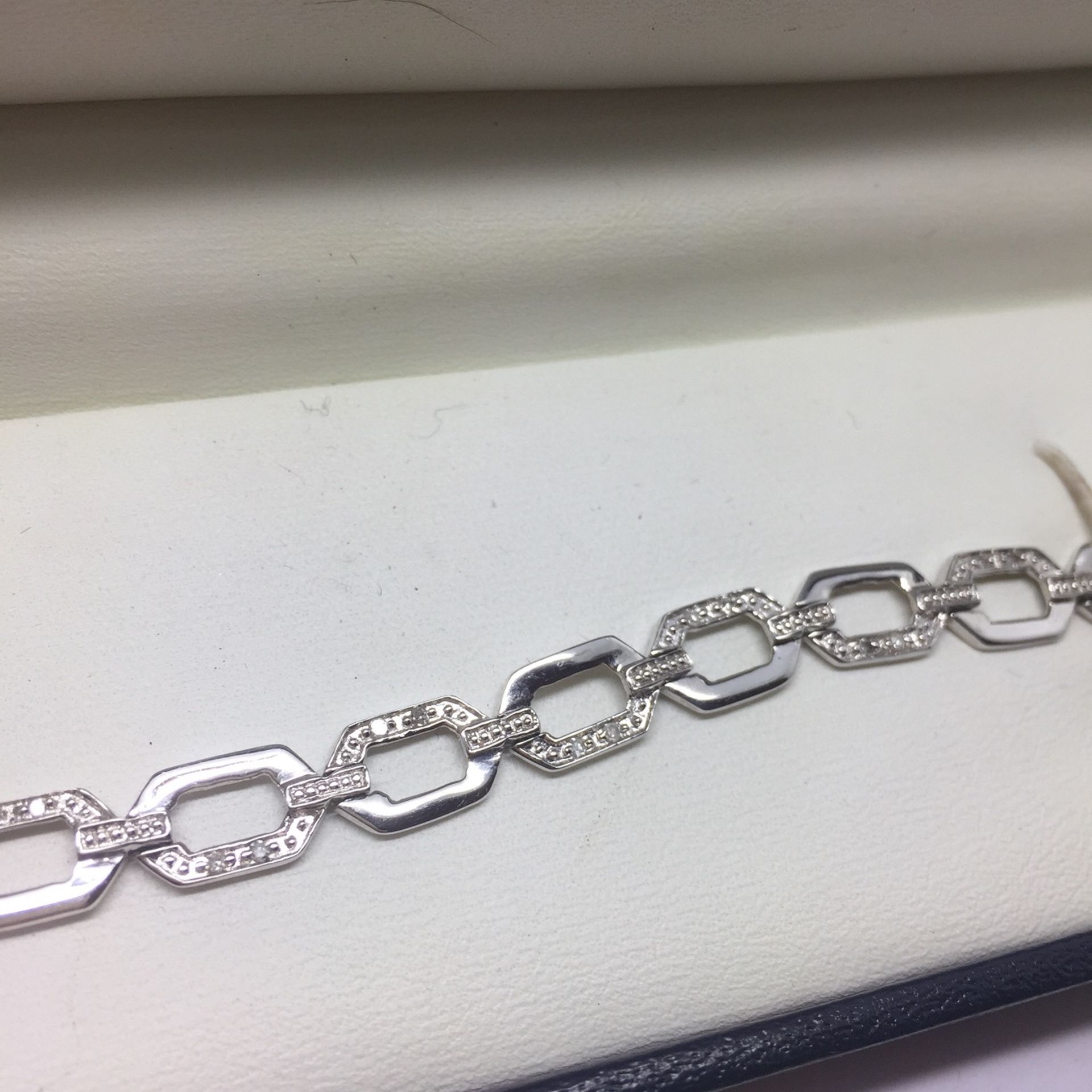 9ct White Gold & Diamond Bracelet - Image 2 of 2