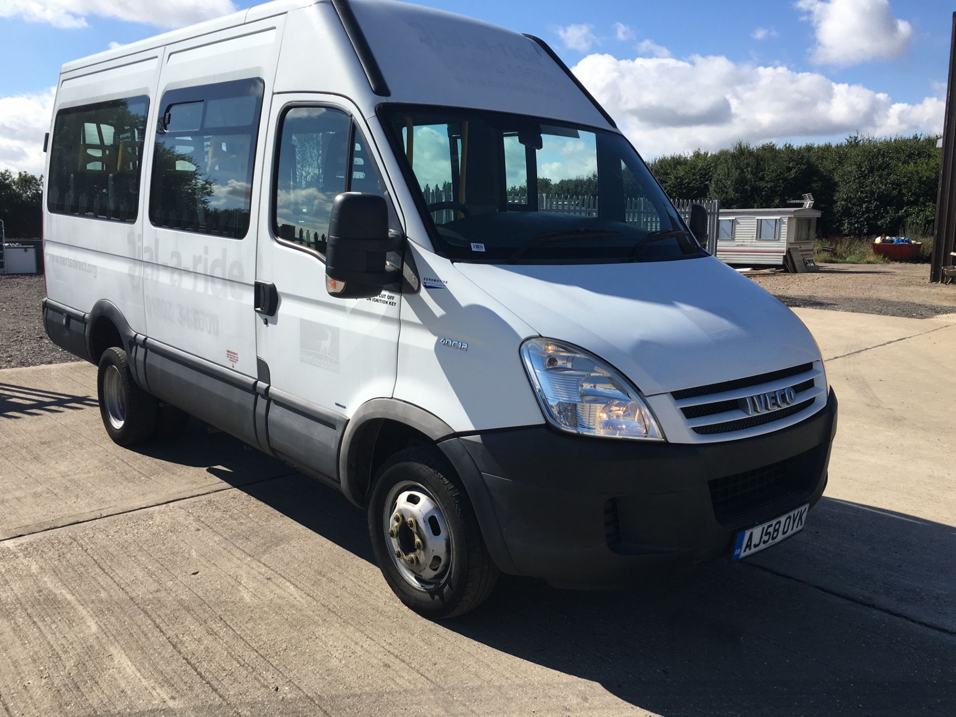 08 58 REG IVECO DAILY 40C12 DISABLED ACCESS MINIBUS WITH POWER DOOR - 2.3 TURBO DIESEL