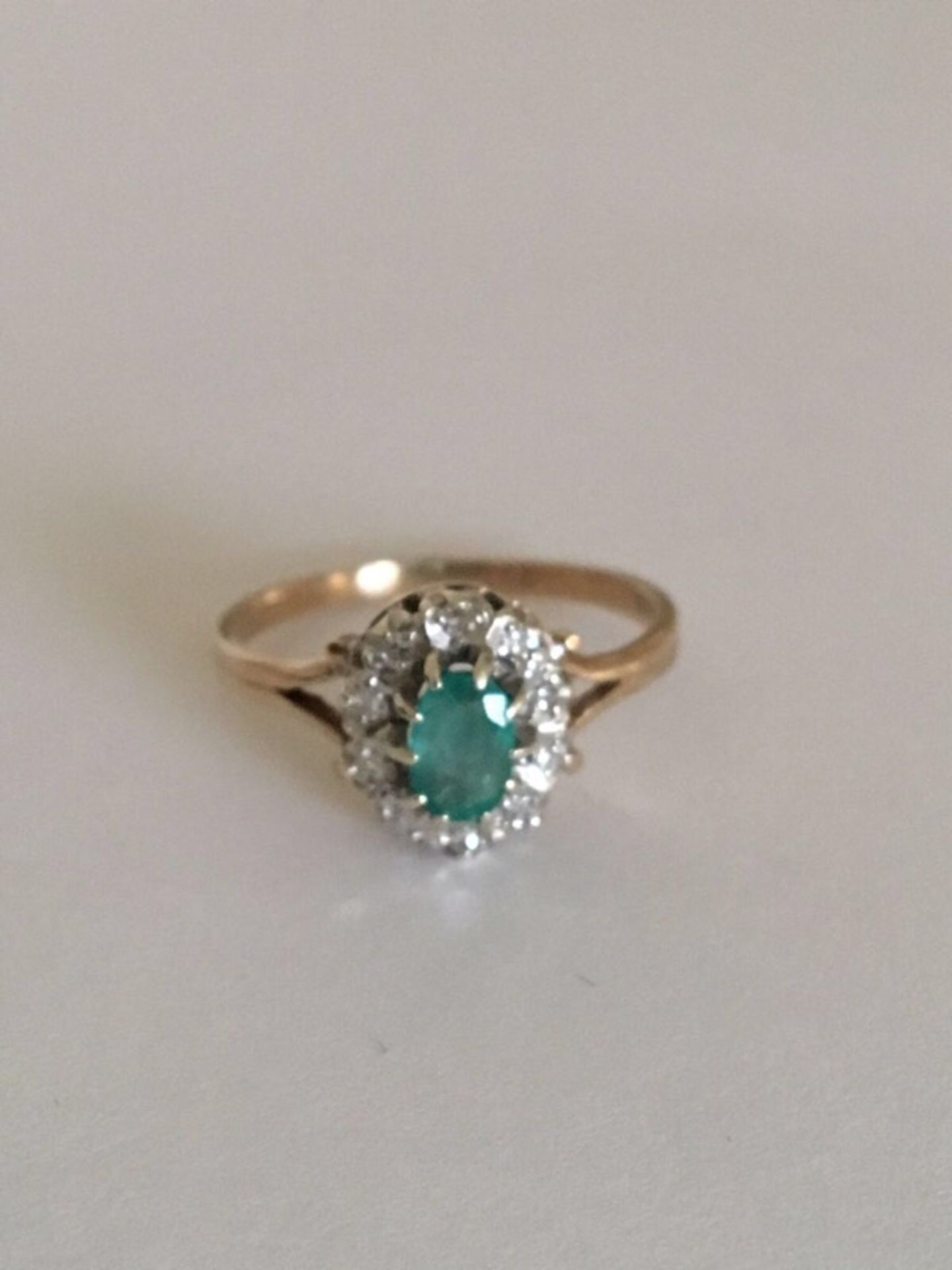 9ct Gold Emerald & Diamond Ring Marked 375