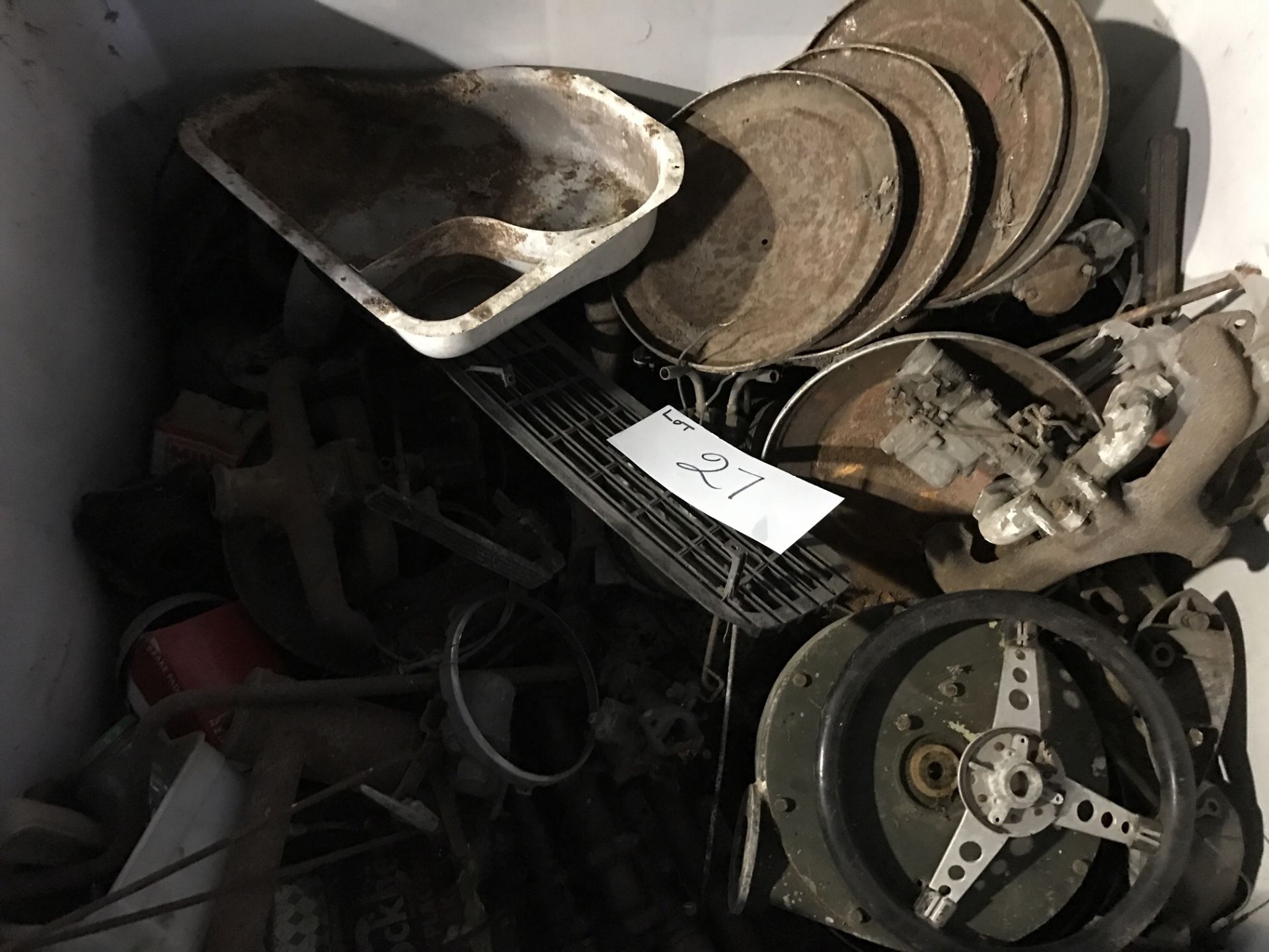 Pallet of various miscellaneous vintage and classic car spares - NO RESERVE - Image 2 of 2