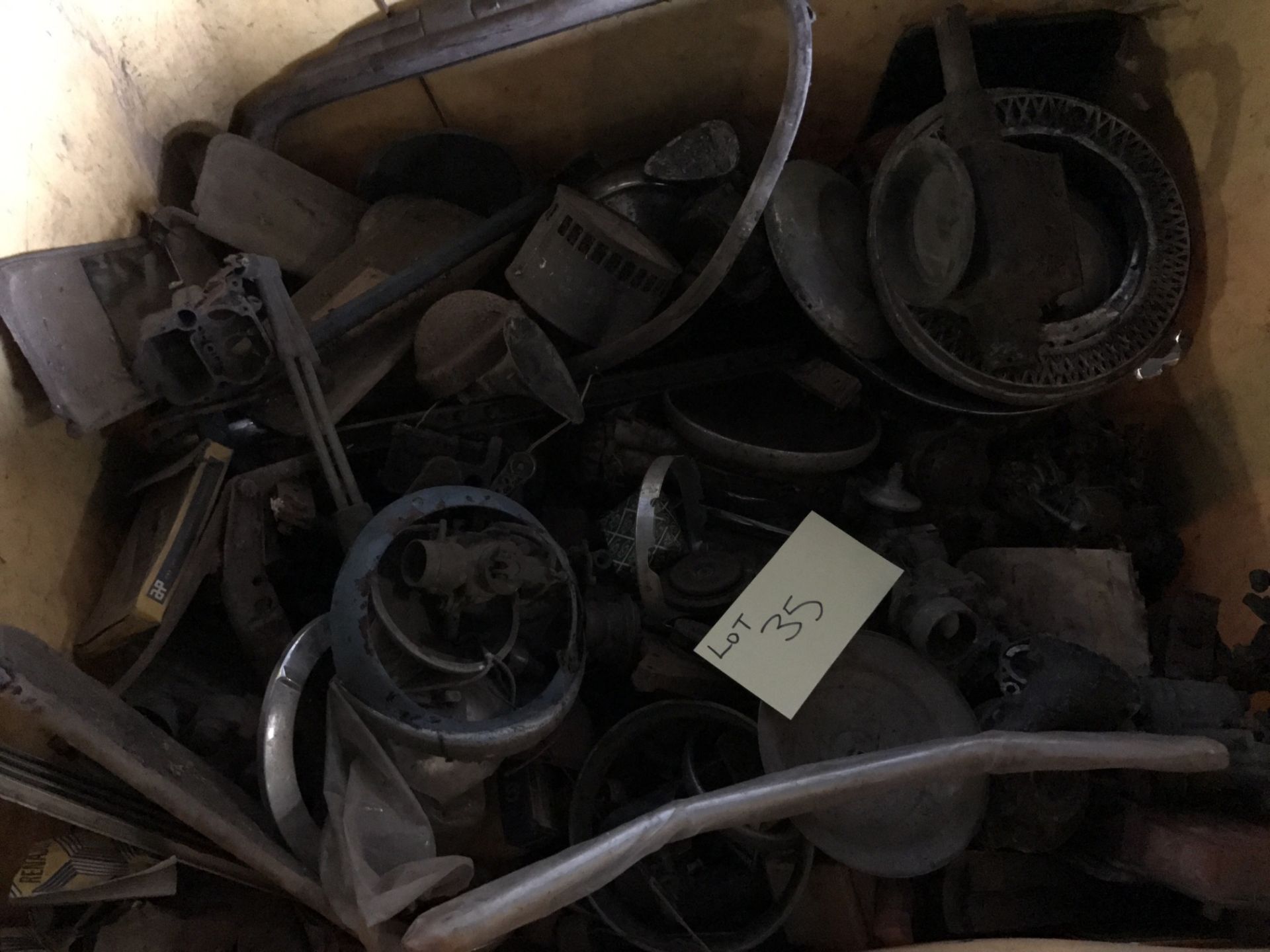 Pallet of misc vintage & classic car spares inc headlights, trims & horns etc. - NO RESERVE - Image 3 of 4