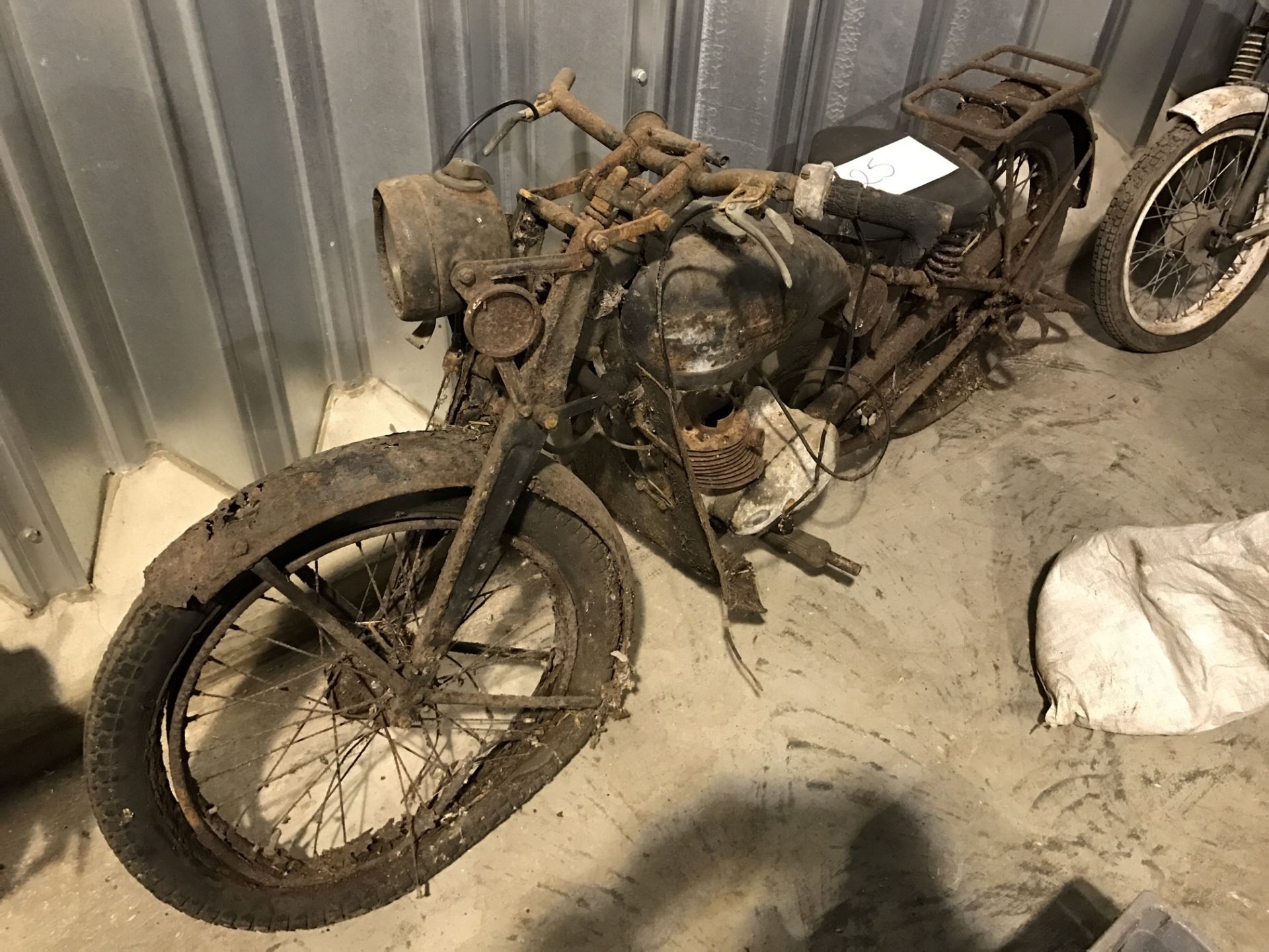 EXCELSIOR Vintage motorcycle with Villiers engine. Year Unknown and no papers. - NO RESERVE