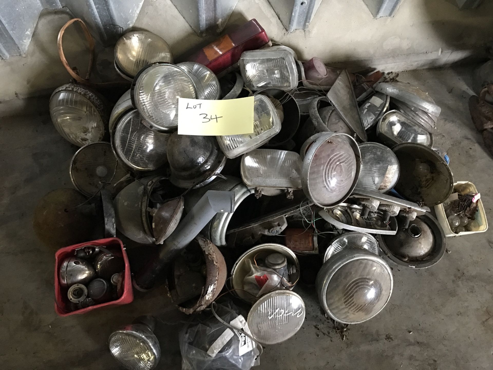 Collection of headlamps and rear lights etc. - NO RESERVE - Image 2 of 2