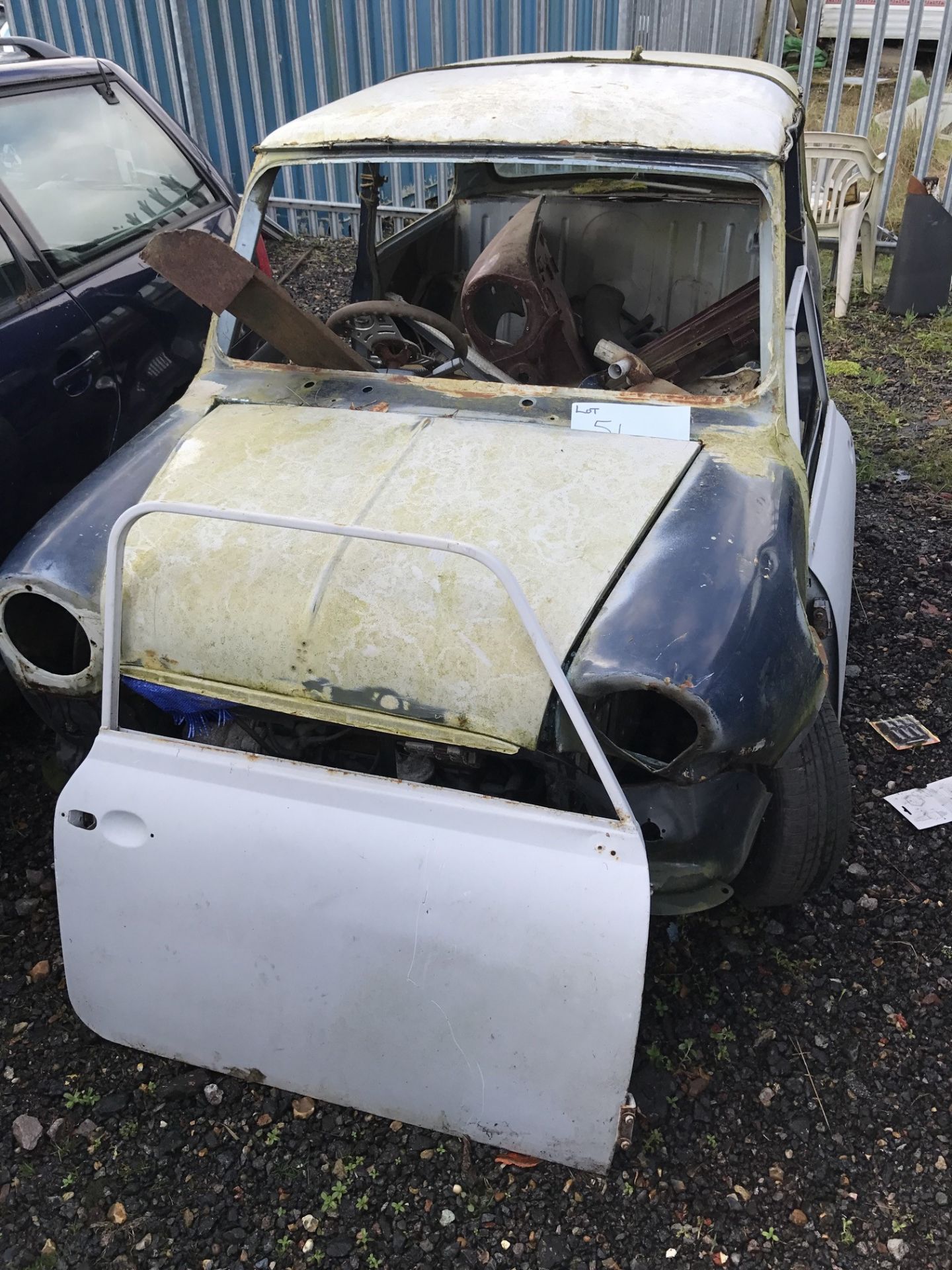 1986 Mini with v5 paper work. - NO RESERVE