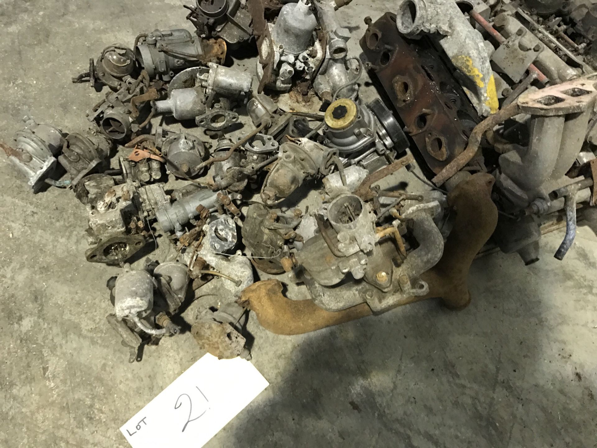 Quantity of carburettors etc. - NO RESERVE - Image 2 of 3