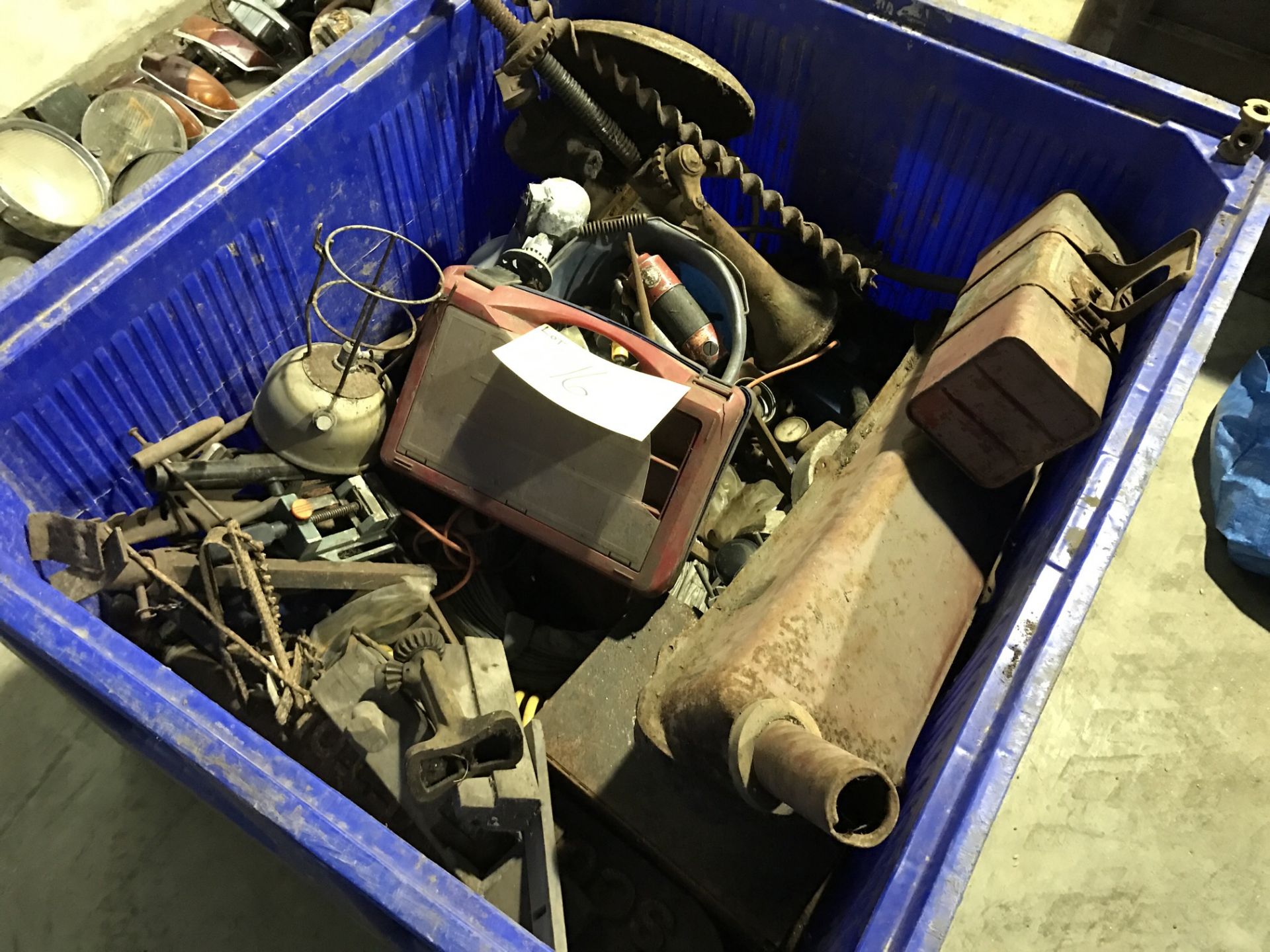 Pallet of miscellaneous tools, tanks etc. - NO RESERVE