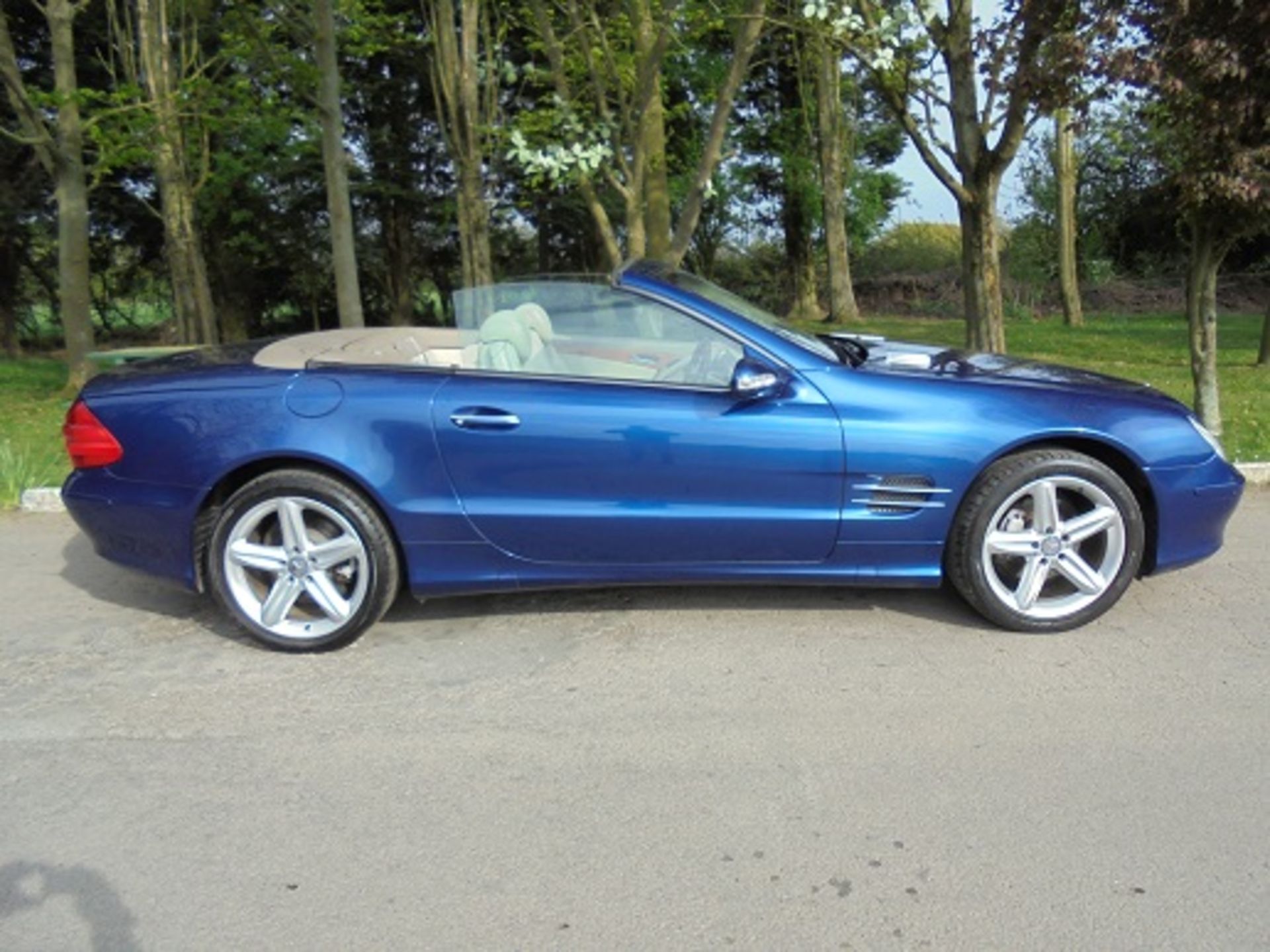 MERCEDES SL350 WITH PRIVATE PLATE: L1OBY INCLUDED - Image 4 of 13