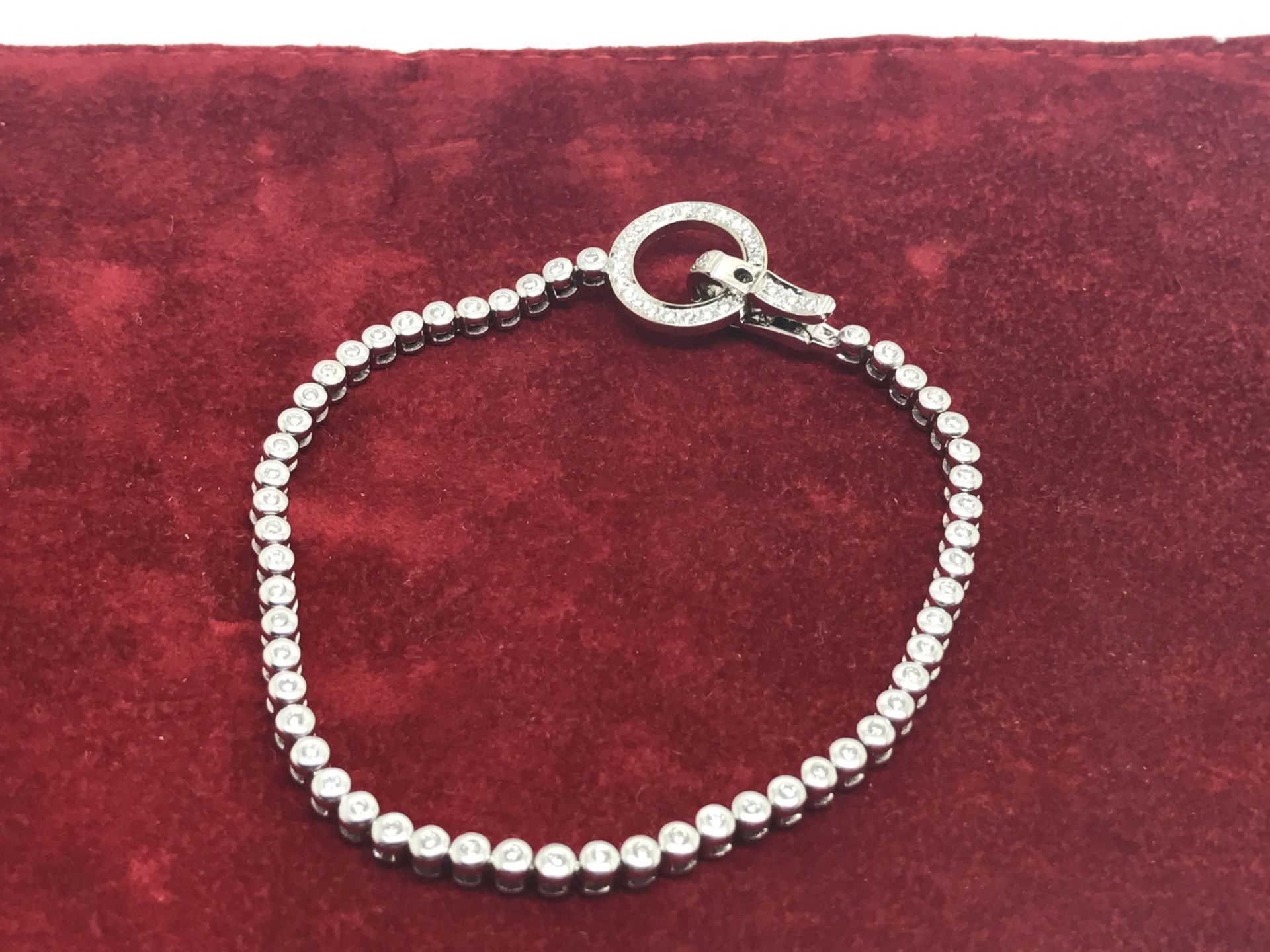 18ct WHITE GOLD DIAMOND SET TENNIS BRACELET