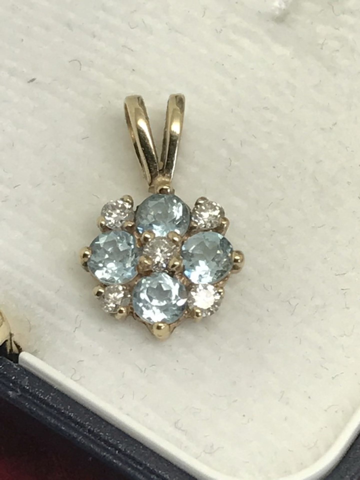 AQUAMARINE & DIAMOND PENDANT SET IN 9ct GOLD